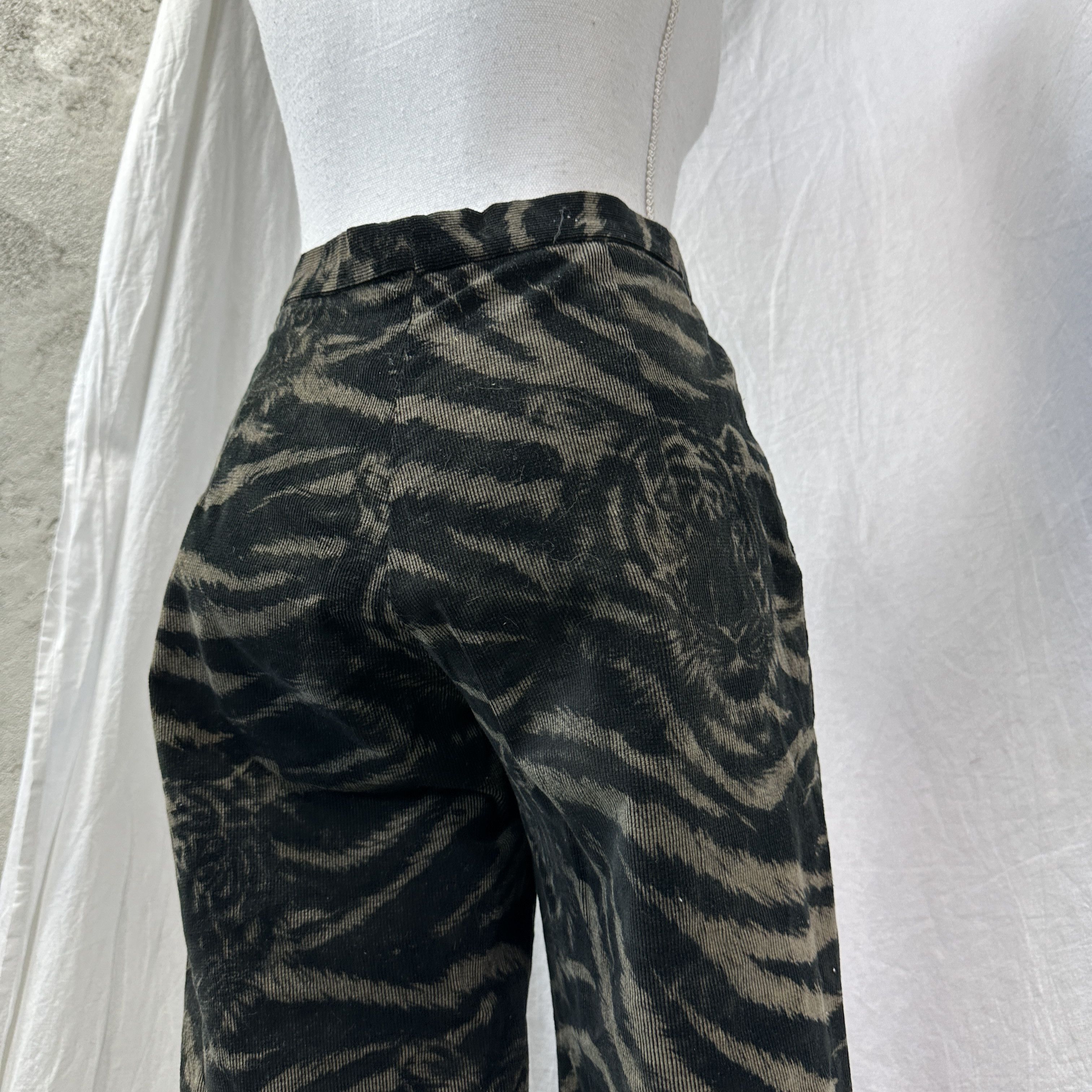 Vintage Vintage Avant Garde Corduoy Tiger Print Pants Y2K Size 25" / US 0 / IT 36 - 5 Thumbnail