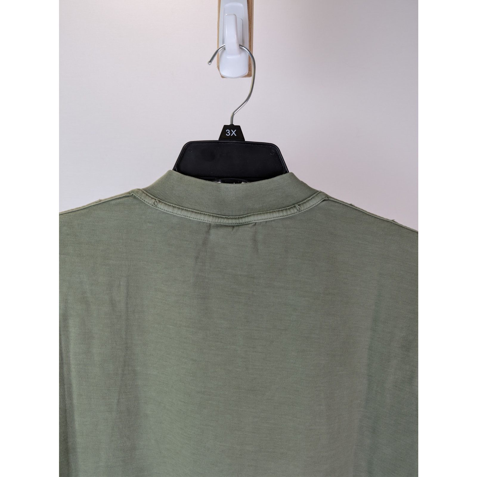 Balenciaga o1rshd1 Contrast Logo Embroidery T-Shirt in Green Size US L / EU 52-54 / 3 - 15 Thumbnail