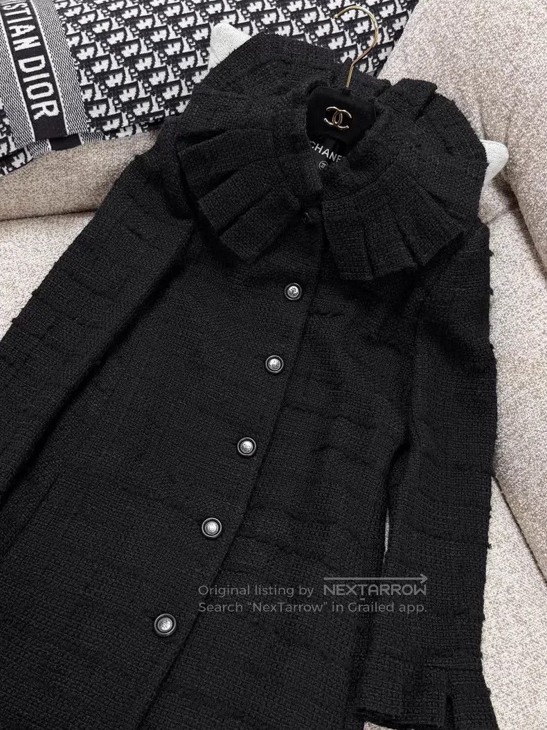 Chanel Chanel Ruffled large lapel silver logo buckle tweed long-s Size XS / US 0-2 / IT 36-38 - 4 Thumbnail