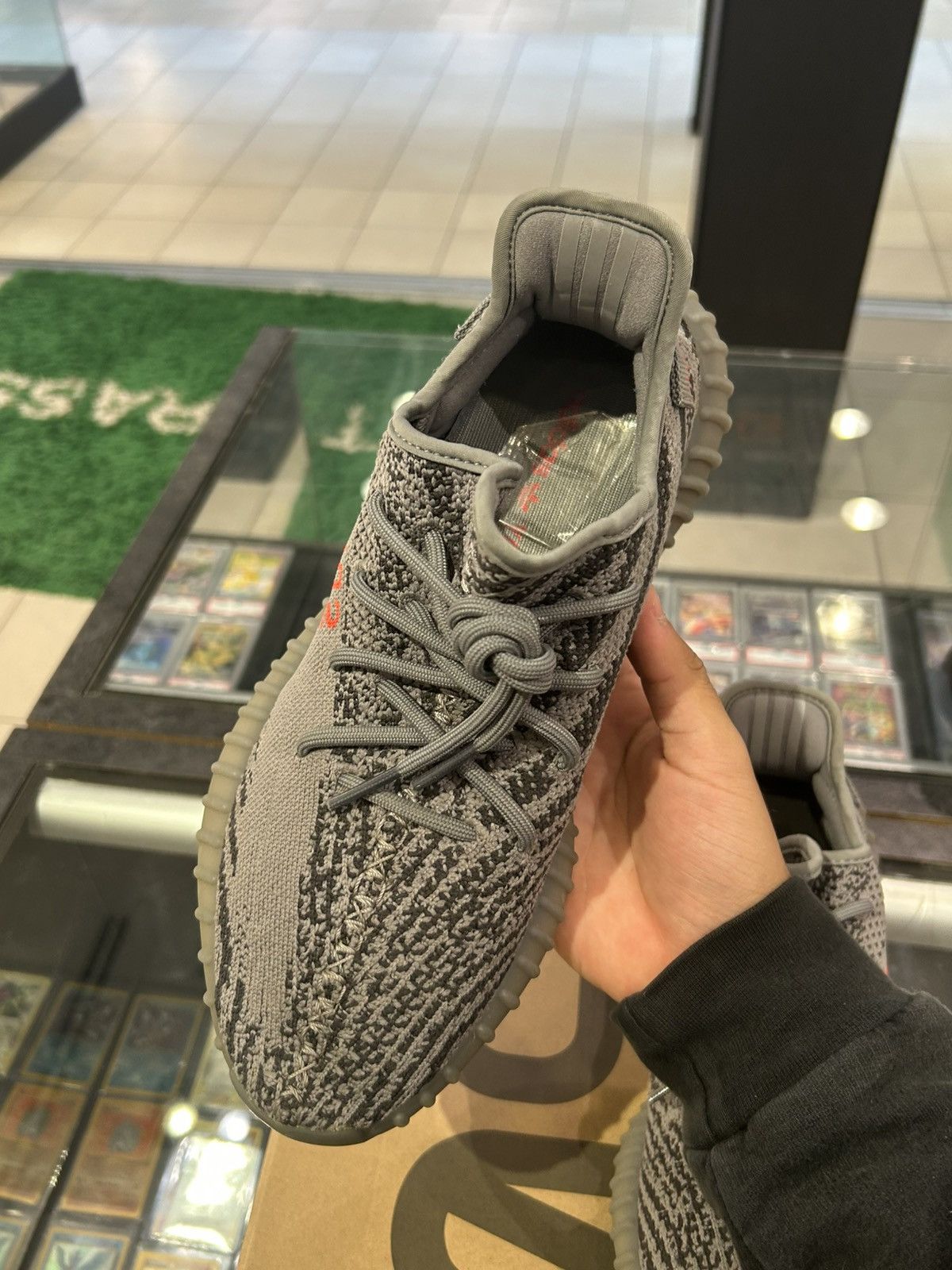 Yeezy Yeezy 350 Beluga 2.0 Size US 9 / EU 42 - 7 Thumbnail