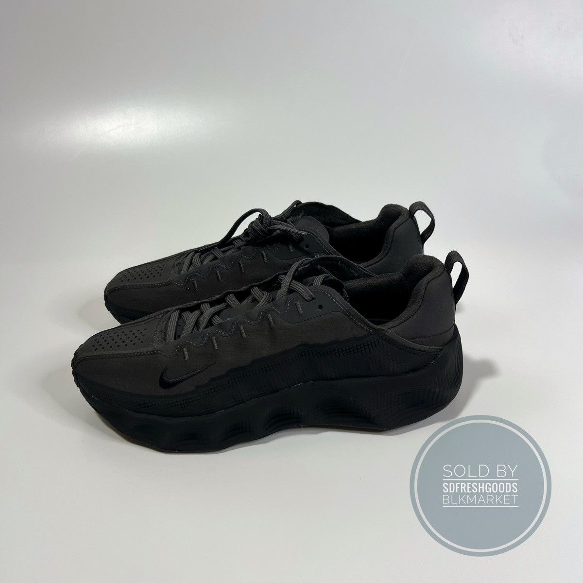 Nike Nike Ava Rover HYEIN SEO Black Running Shoes 6.5M 8W Size US 6.5 / EU 39-40 - 1 Thumbnail