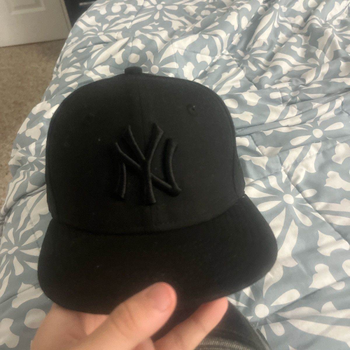 MLB × New Era All-Black Official MLB New York Yankees Hat Size 26 - 1 Thumbnail