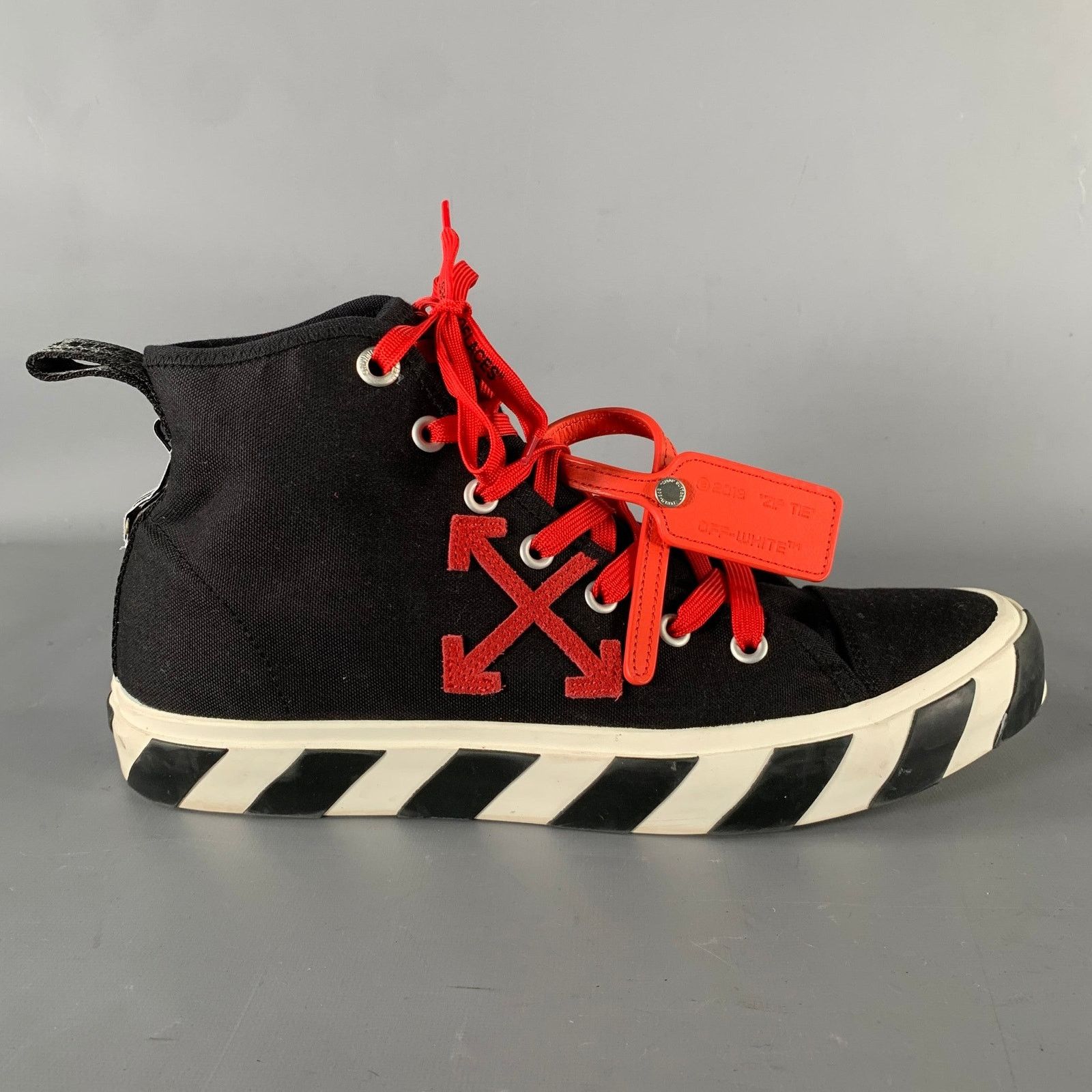 Off-White OFF-WHITE Size 13 Black Red Logo Canvas High Top Sneakers Size US 13 / EU 46 - 2 Thumbnail
