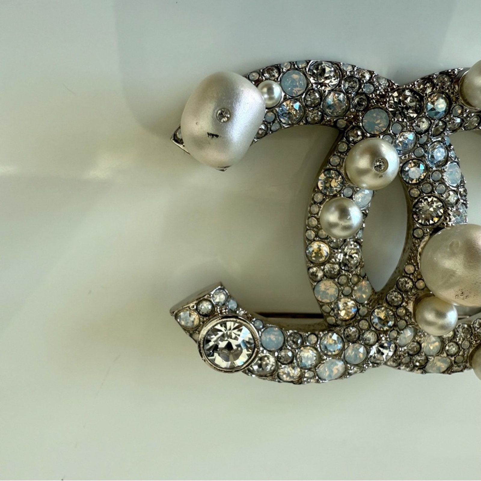 Chanel CHANEL women brooch with natural pearls Authentic 2100$ Size ONE SIZE - 2 Thumbnail