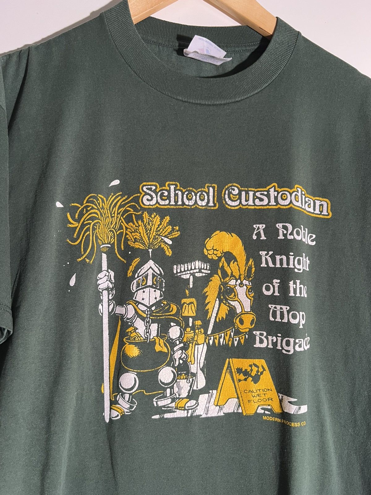 Vintage 90’s 2000’s Y2K VTG Vintage School Custodian Knight T Shirt Size US L / EU 52-54 / 3 - 3 Thumbnail