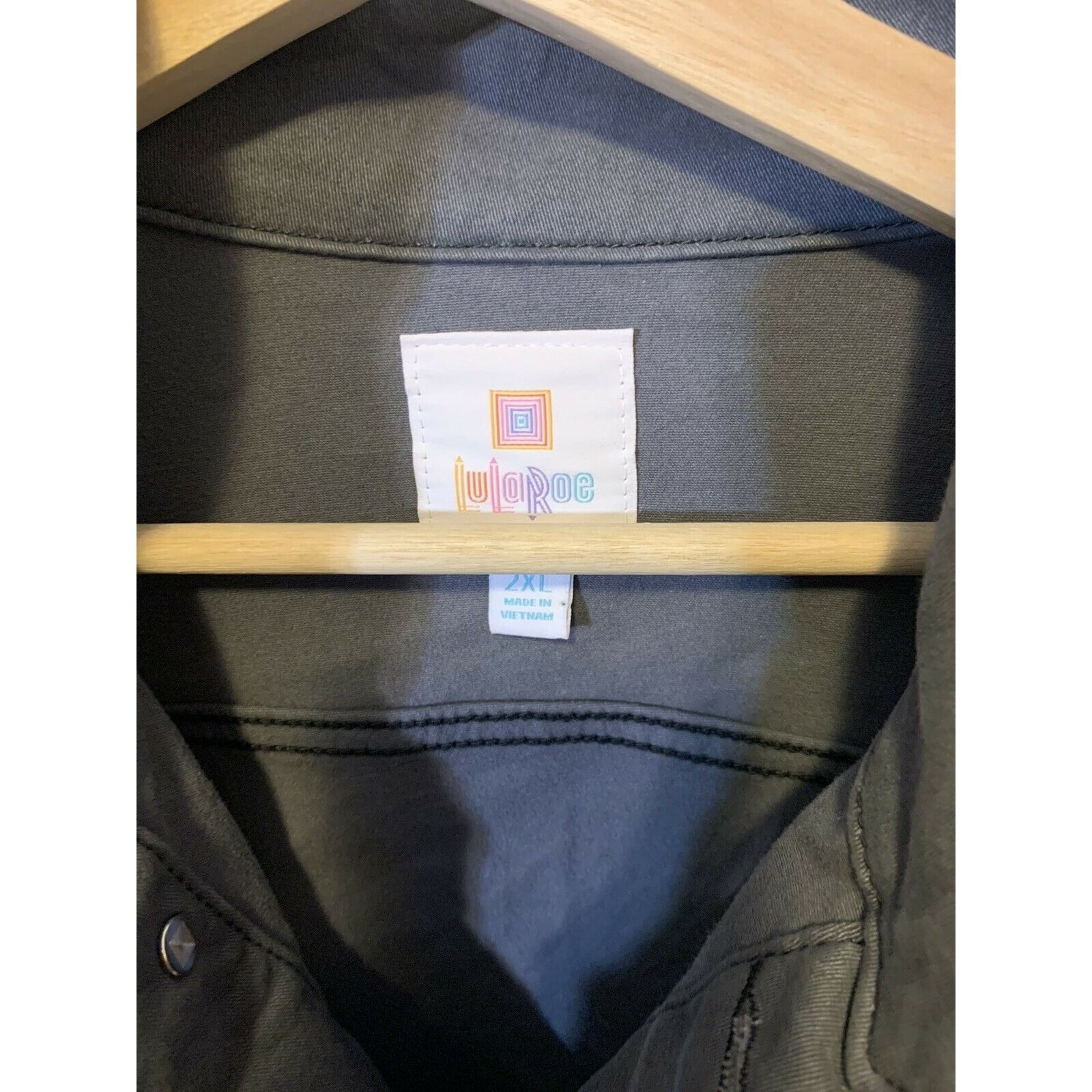 Other Lularoe Womens Jacket Sz 2XL Gray Embroidered Flowers Layere Size XXL / US 16-18 / IT 52-54 - 2 Thumbnail