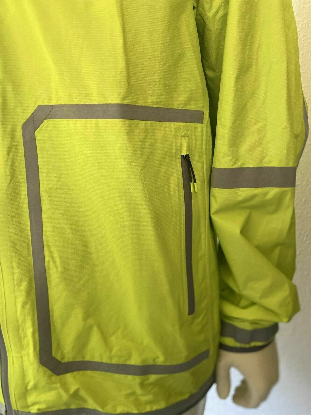 Lululemon × Robert Geller Robert Geller Take the Moment Glyde Hooded Jacket lime Size US M / EU 48-50 / 2 - 8 Thumbnail