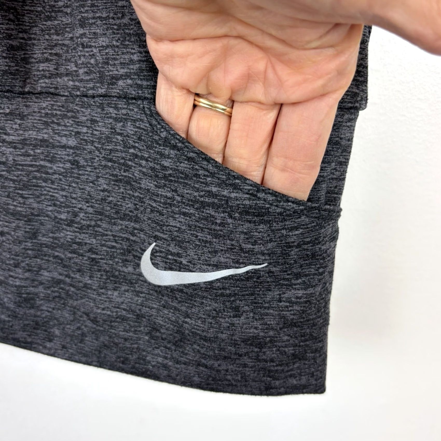 Nike Nike Vest Womens L Dark Gray Running Funnel Neck Training Grey Size L / US 10 / IT 46 - 4 Thumbnail