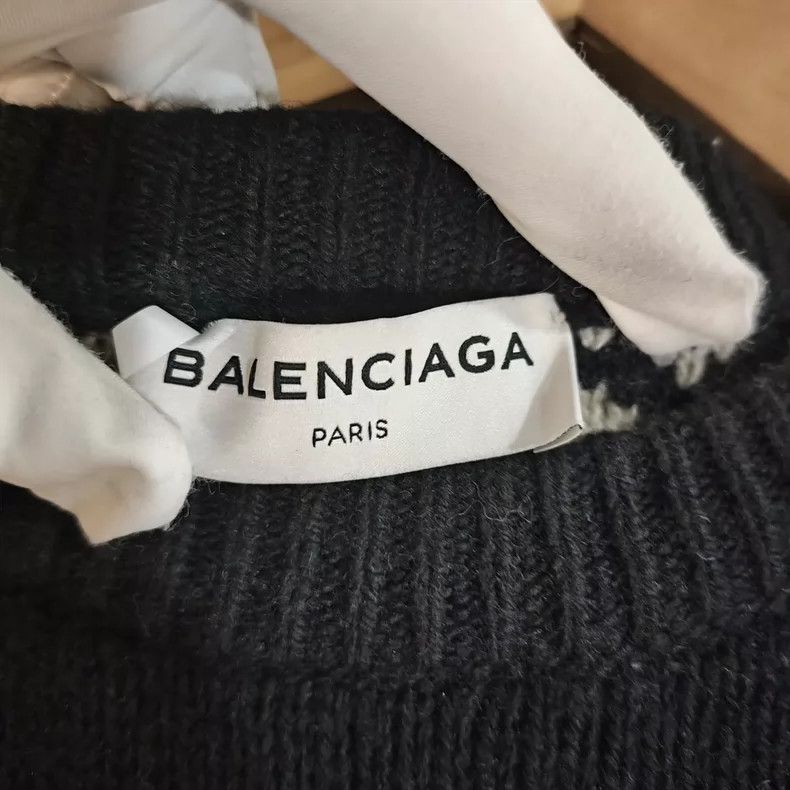 Balenciaga Balenciaga size 38 Black sweater with monogrammed logo Size US S / EU 44-46 / 1 - 3 Thumbnail