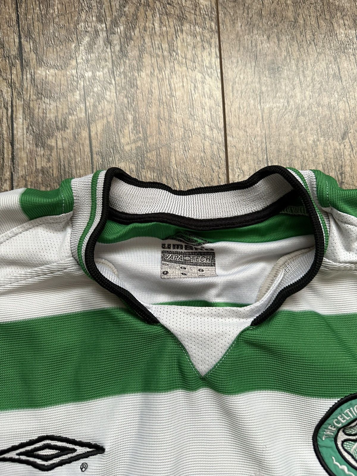 Umbro 2001/02 Umbro Celtic FC Distressed Vintage Home Jersey Size US L / EU 52-54 / 3 - 9 Thumbnail
