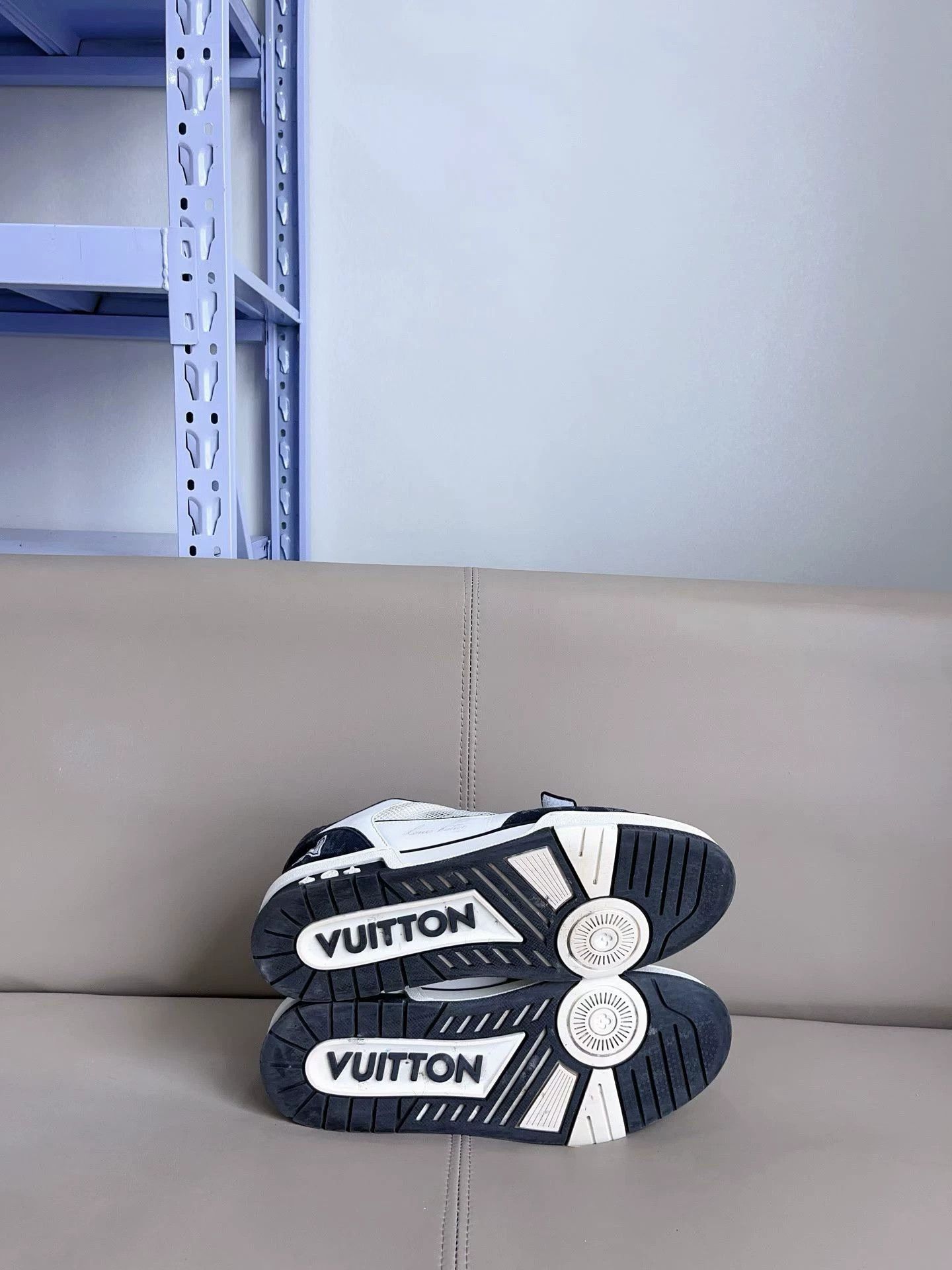 Louis Vuitton Louis Vuitton LV Trainer Black/White Velcro 44 EU - ond. Size US 11 / EU 44 - 7 Thumbnail