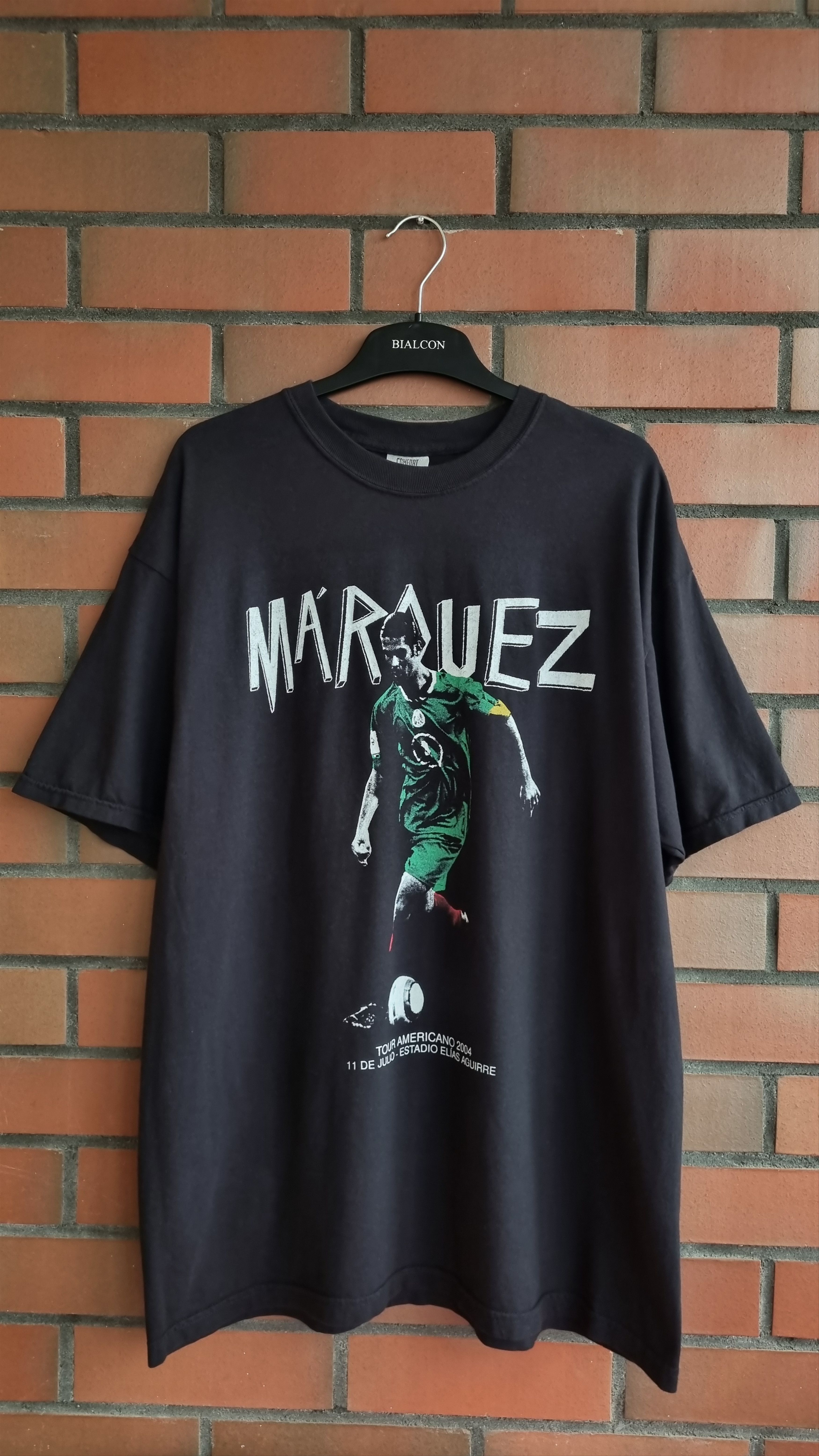 Comfort Colors T-shirt Dirt Pitch x Comfort Márquez Tour Americano 2004 Size US XL / EU 56 / 4 - 1 Thumbnail