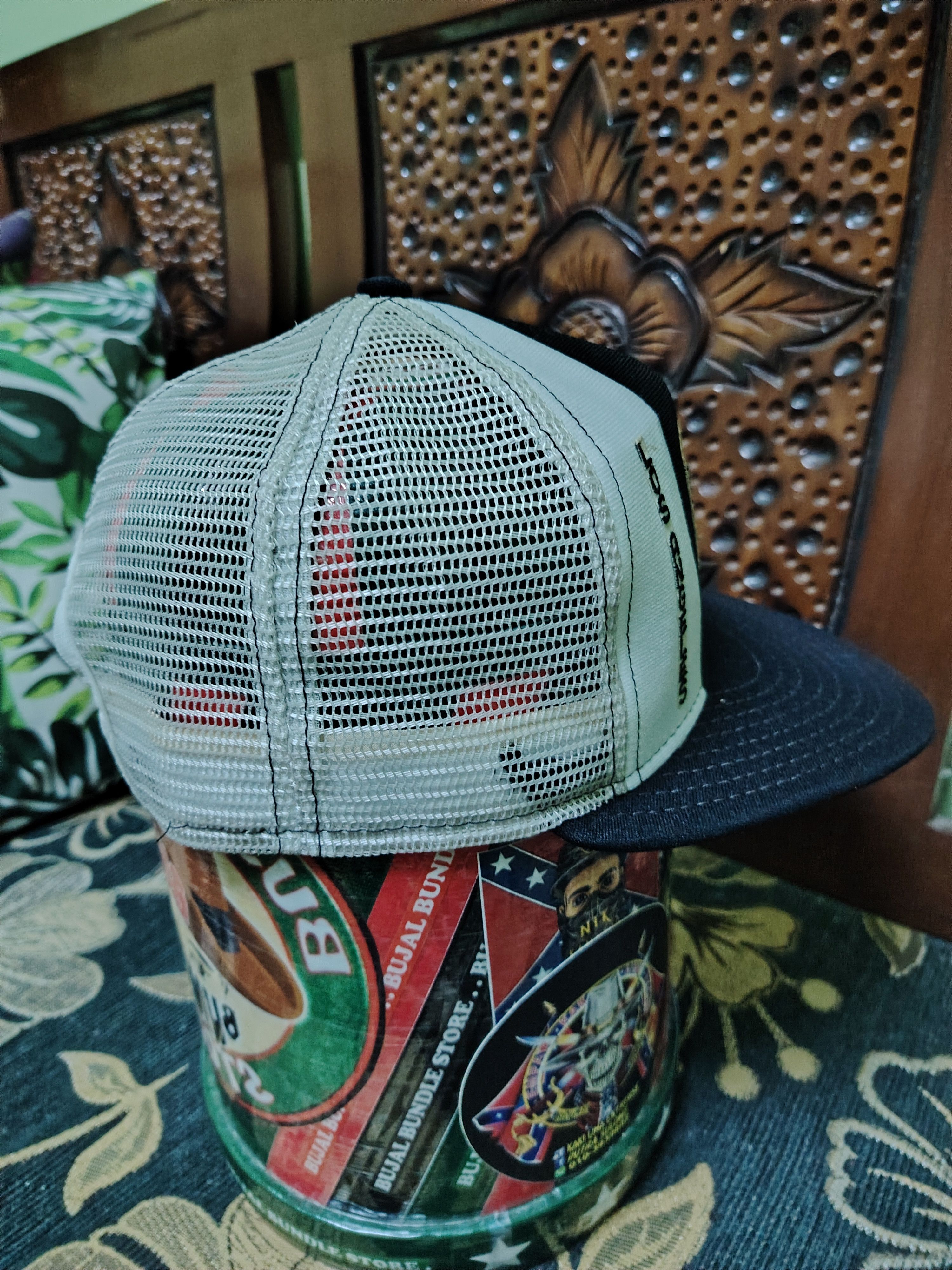 NFL × Vintage Vintage L.A. RAIDERS Trucker Cap SNAPBACK Lucky Stripes Size ONE SIZE - 3 Thumbnail
