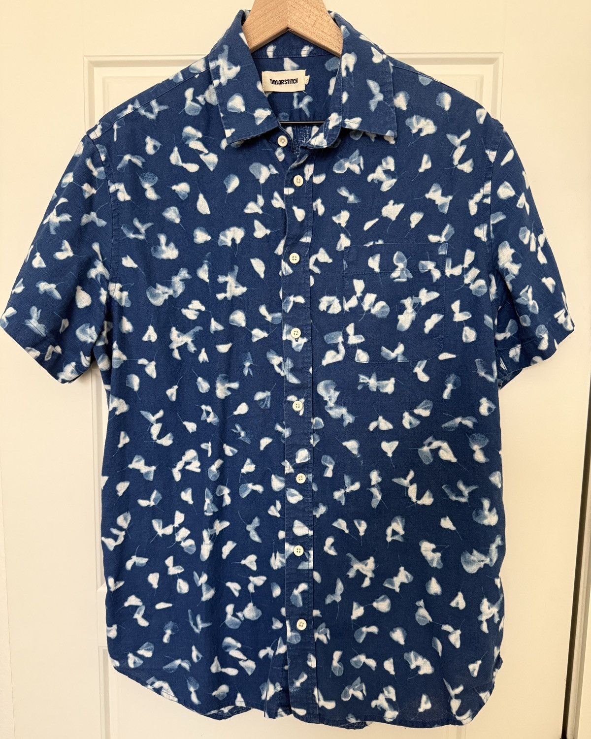 Taylor Stitch - The Short Sleeve California in Navy Ginko