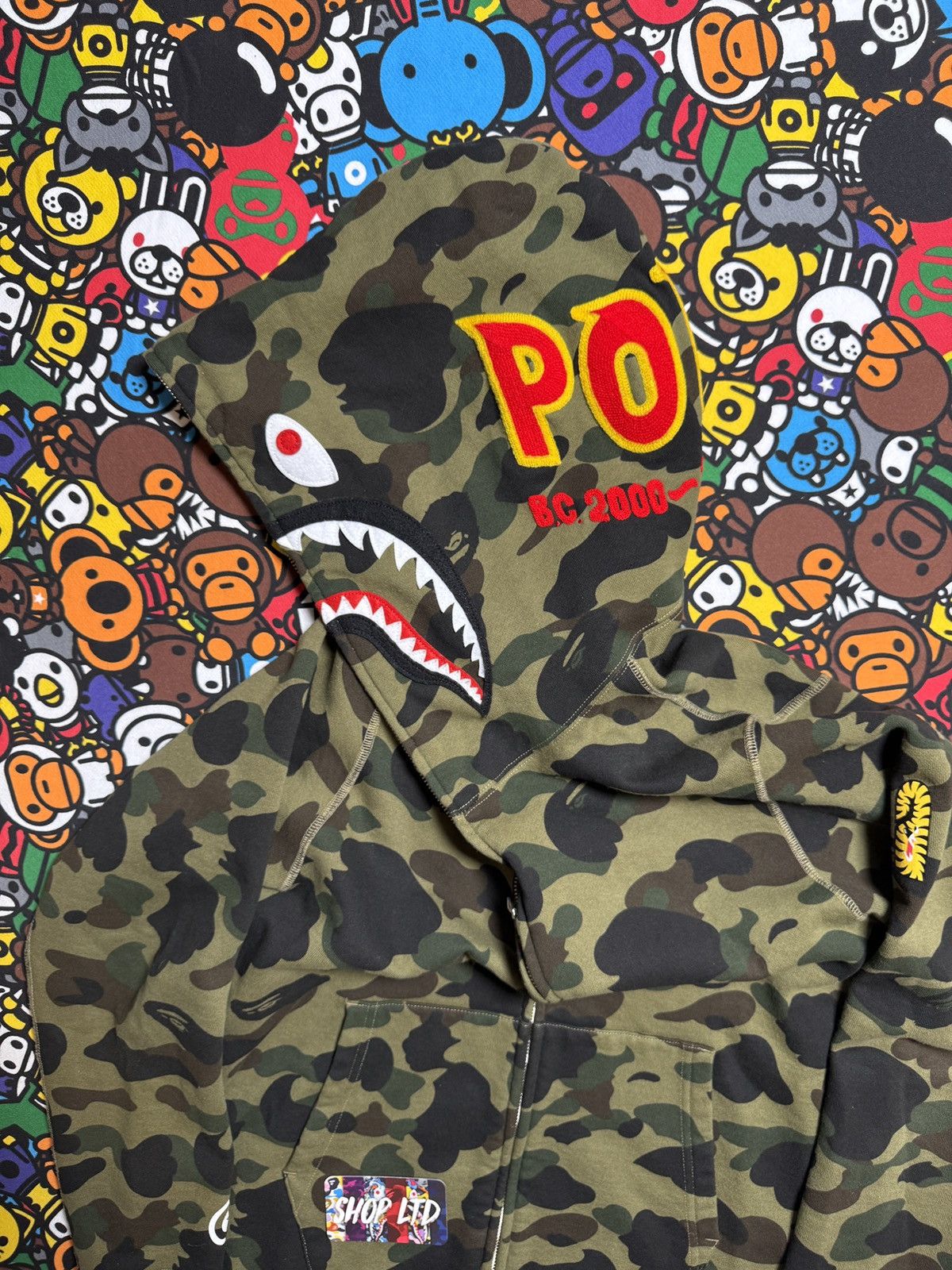 Bape A Bathing Ape Green Camo Shark Hoodie Size US L / EU 52-54 / 3 - 5 Thumbnail