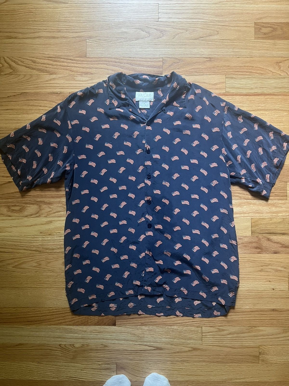 Vintage Vintage 90s Silk Club “USA” Camp Collar Button Up Shirt Size US M / EU 48-50 / 2 - 2 Thumbnail