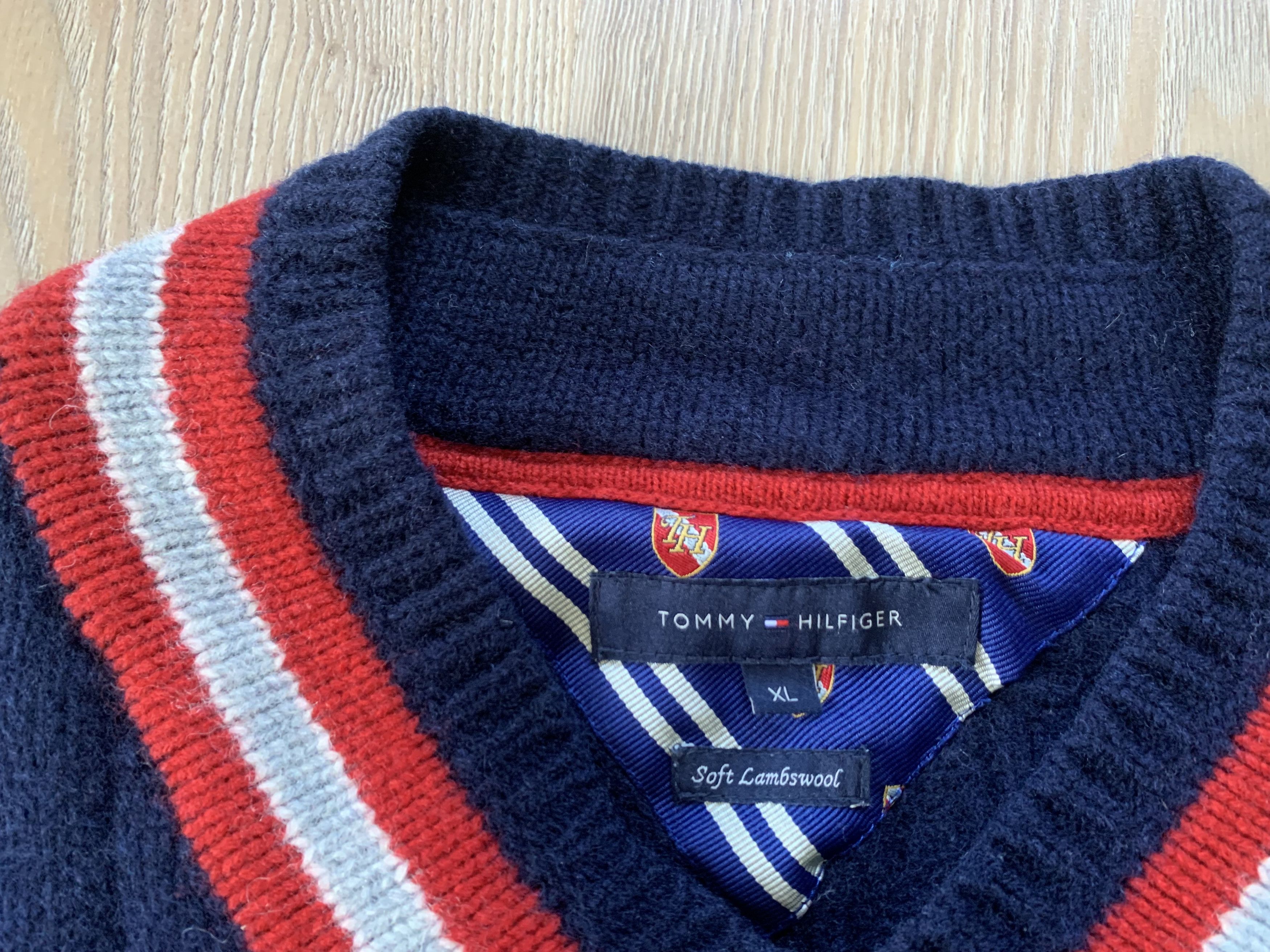 Tommy Hilfiger Mens Tommy Hilfiger Cable Knit V Neck Lambswool Jumper Size US XL / EU 56 / 4 - 9 Thumbnail