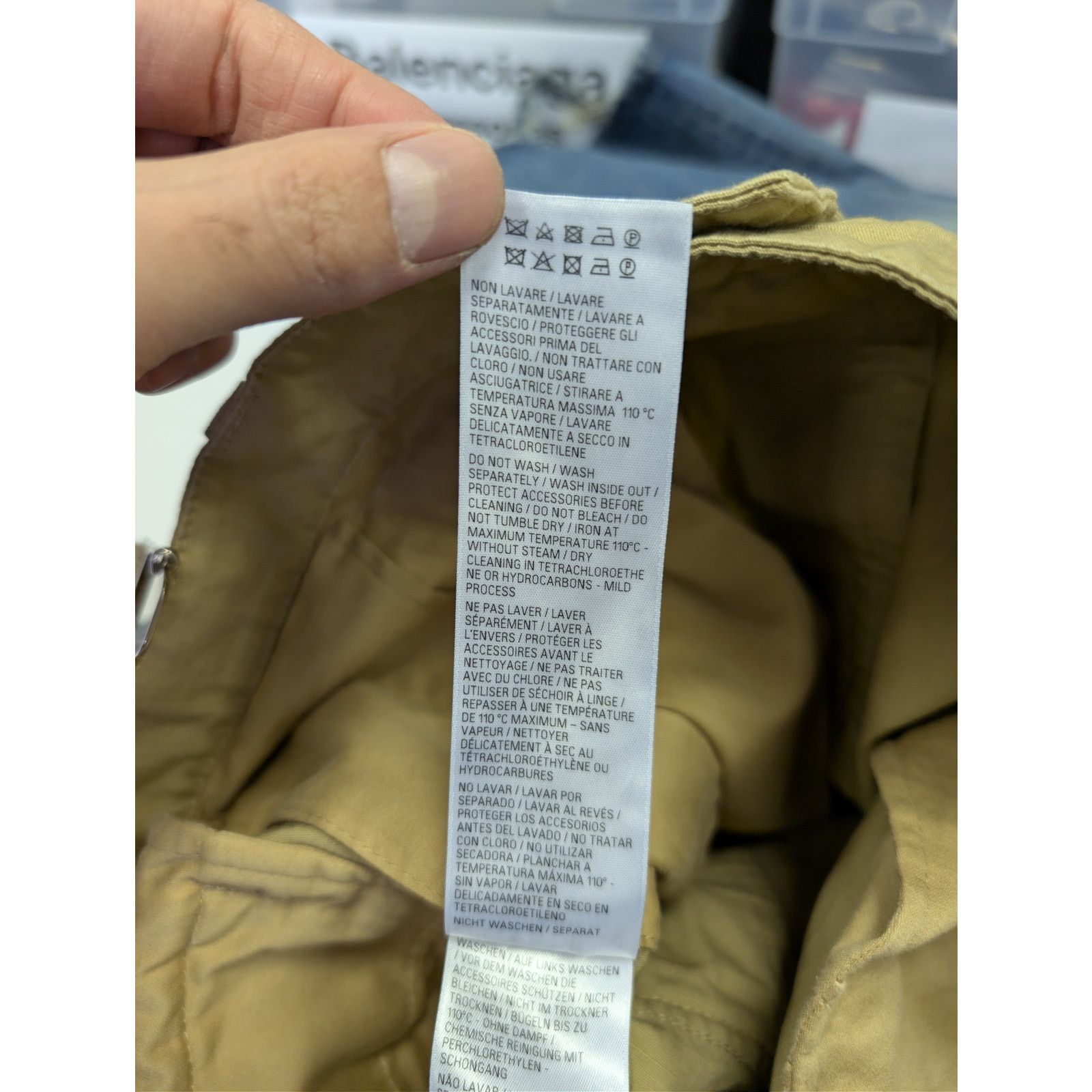 Balenciaga o1rshd1 Cotton Ripstop Patched Cargo Pants in Beige Size US 30 / EU 46 - 18 Thumbnail