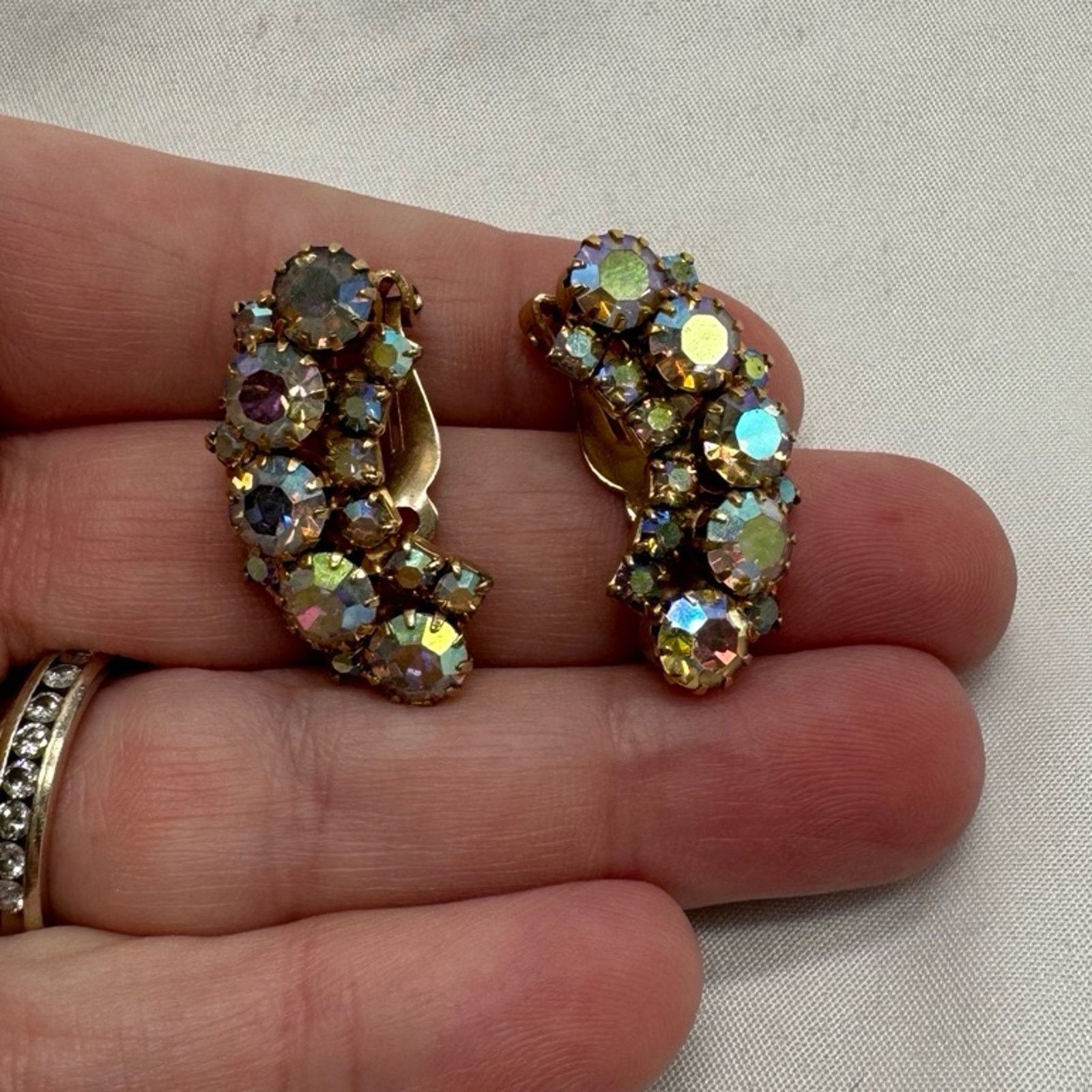 NBDN Nobrandedon VTG Karu Arke Aurora Borealis clip earrings Size ONE SIZE - 1 Thumbnail