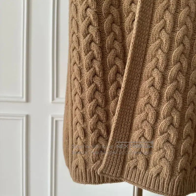 Max Mara MaxMara Beige Women's Cardigan with Braided Knit . Size M / US 6-8 / IT 42-44 - 3 Thumbnail