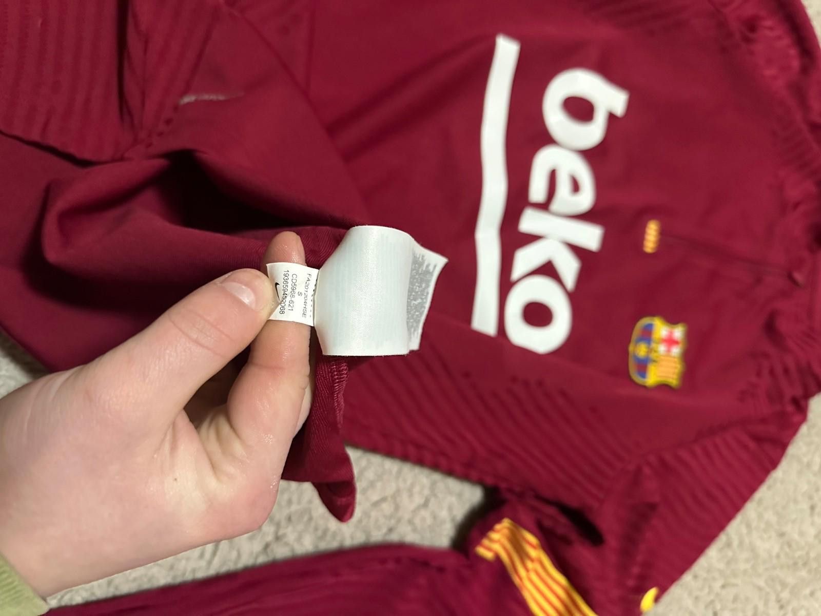 Nike BARCELONA NIKE 2020/2021 FOOTBALL SOCCER TRAINING TRACK TOP Size US S / EU 44-46 / 1 - 7 Thumbnail