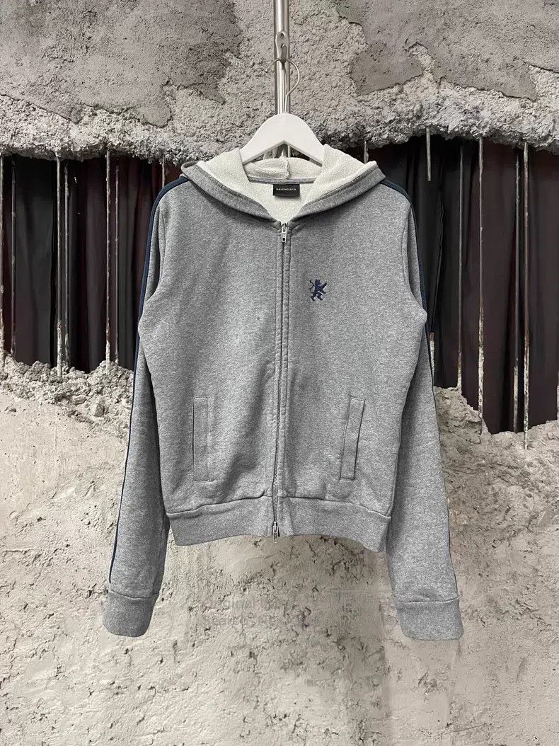 Balenciaga Balenciaga Lion Embroidered Slim Fit Zip-Up Hoodie Size US L / EU 52-54 / 3 - 1 Thumbnail