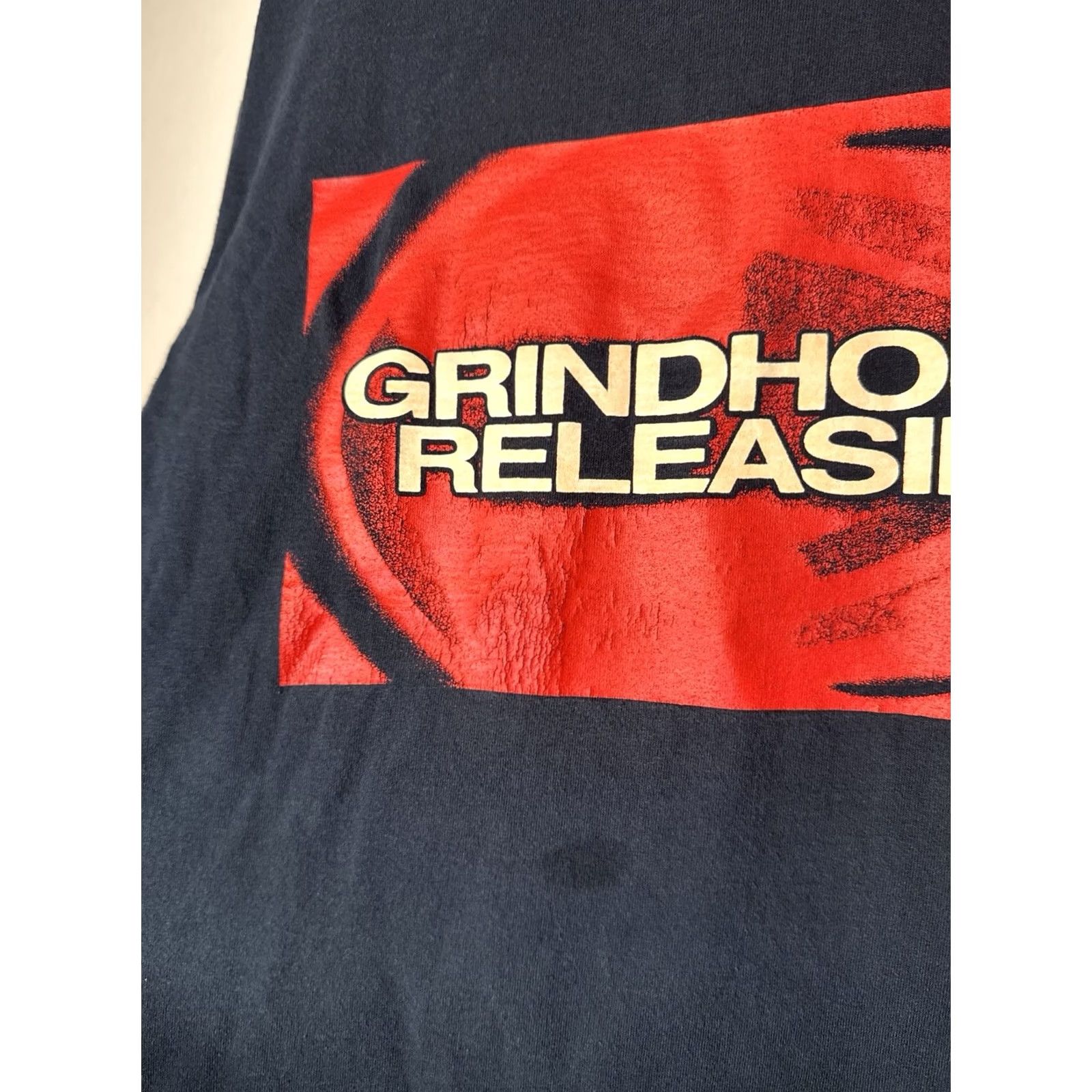 Fruit Of The Loom VINTAGE Y2K Grindhouse Releasing T Shirt XL Black Horror Film Tee Mens Size US XL / EU 56 / 4 - 2 Thumbnail