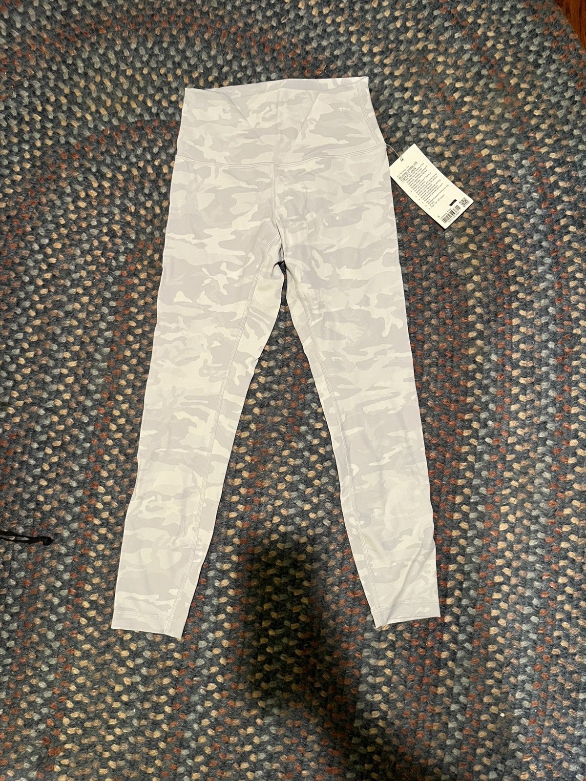 Lululemon Lululemon Women’s Gray and White Camouflage Leggings Size 6 Size 28" / US 6 / IT 42 - 1 Thumbnail