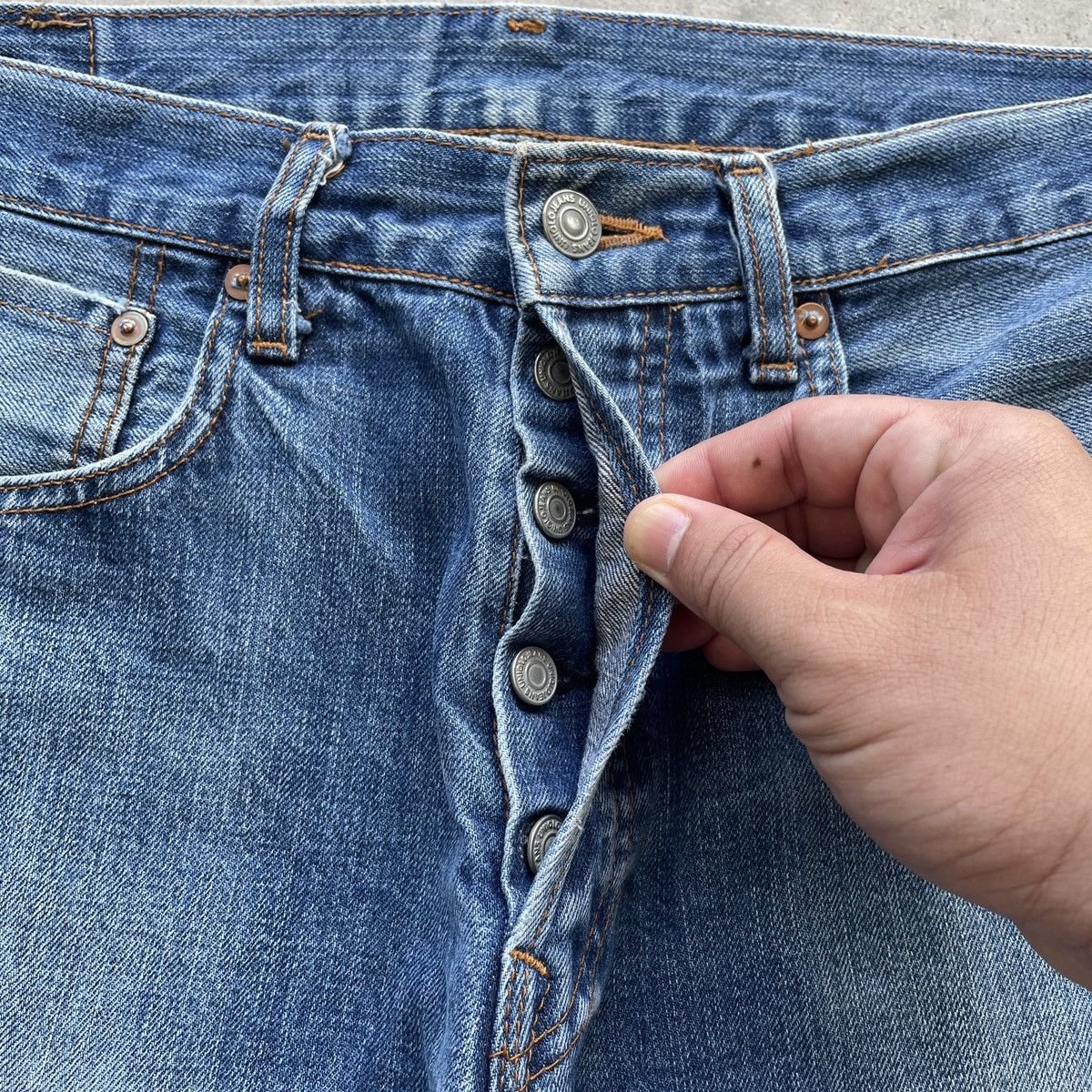 Japanese Brand Faded Blue Vintage Distressed Japanese Jeans Denim Pants W31 Size US 31 - 7 Thumbnail