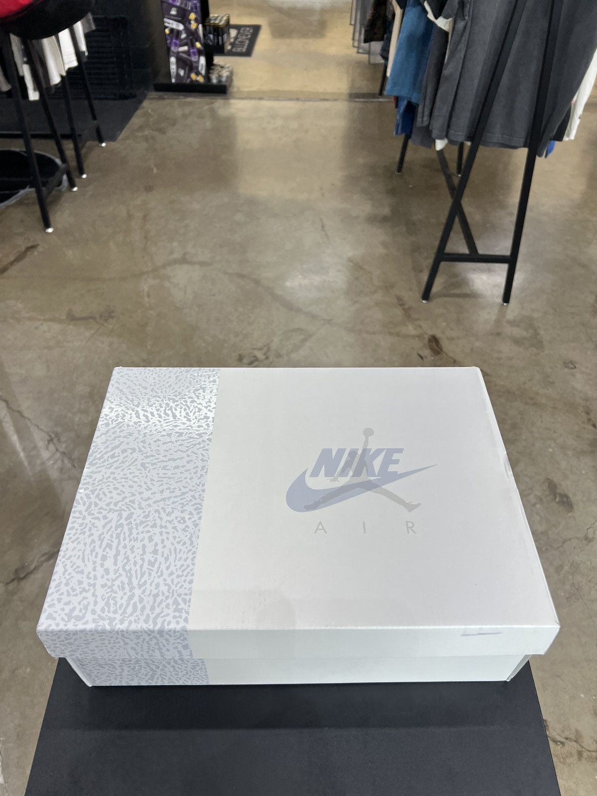 Jordan Brand Air Jordan 3 Craft Ivory Sz. 11.5 (2024) Size US 11.5 / EU 44-45 - 13 Thumbnail