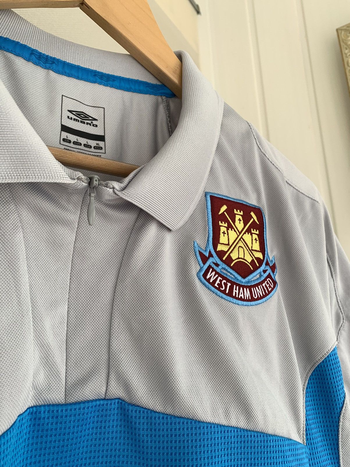 Umbro Umbro WEST HAM United FC 2008-2009 Polo Shirt Jersey Size L Size US L / EU 52-54 / 3 - 4 Thumbnail