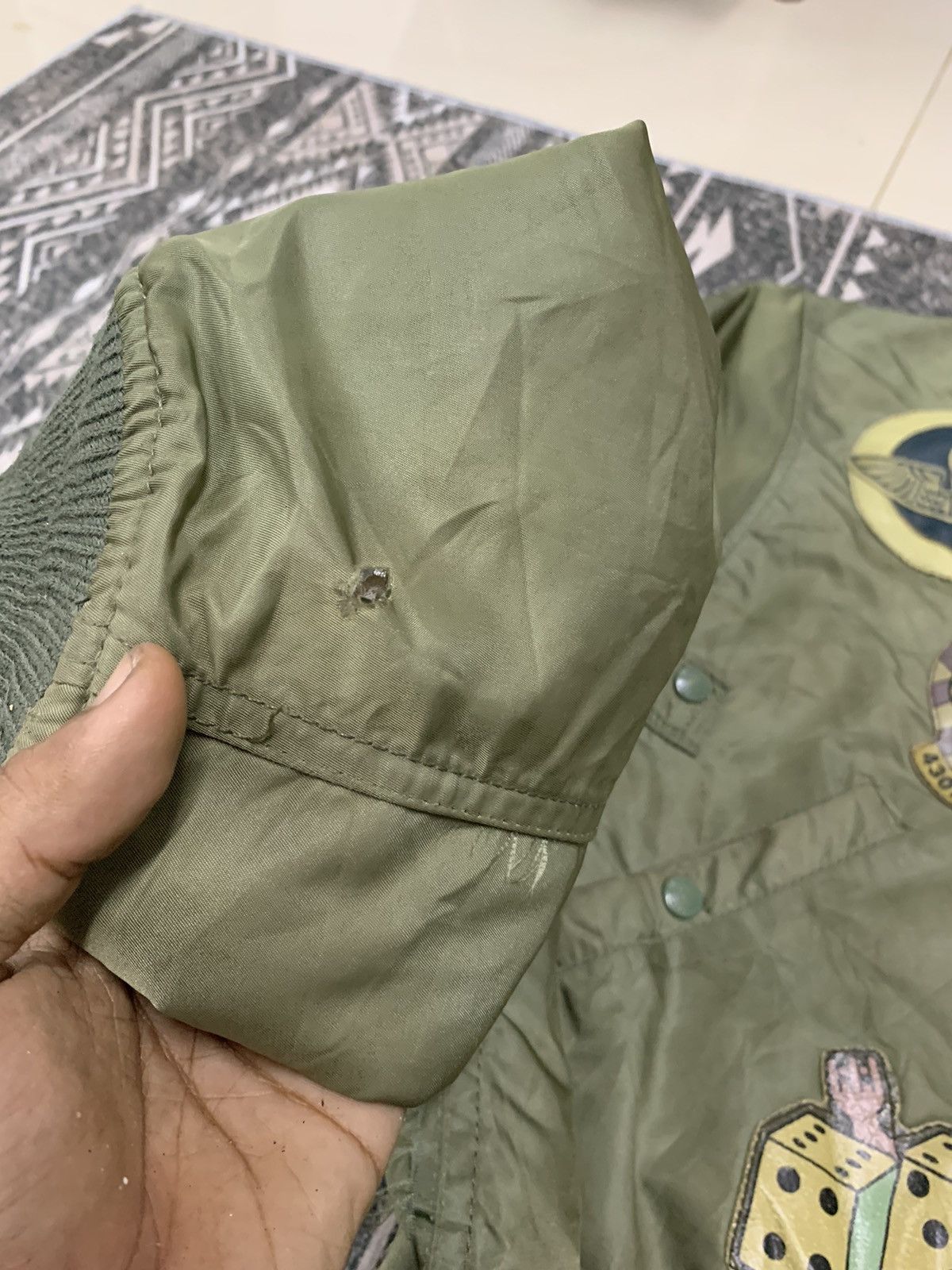 Avirex 80s AVIREX MA-1 7 PATCHES BOMBER JACKET RARE DISTRESSED Size US M / EU 48-50 / 2 - 5 Thumbnail