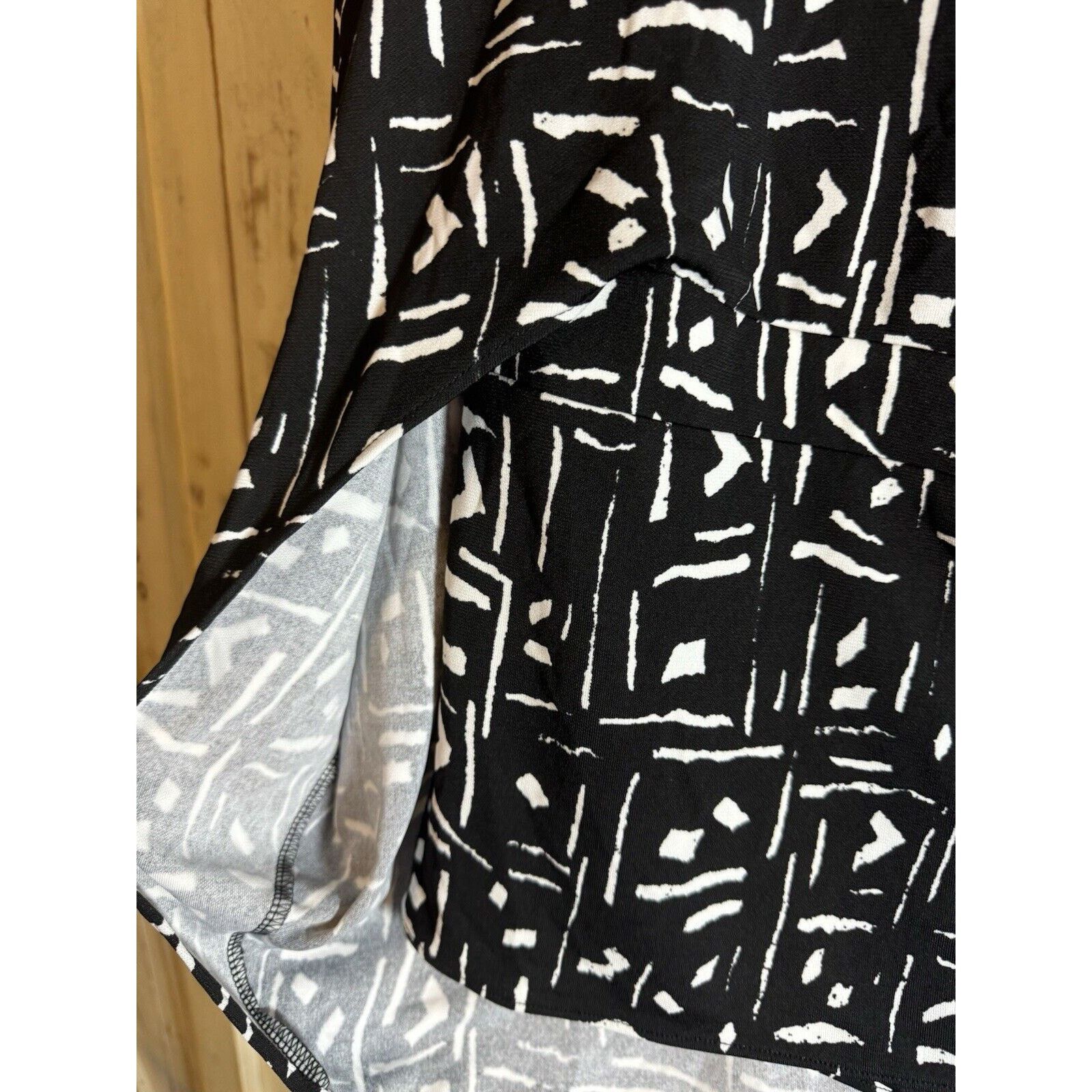 Alfani Alfani Women's Dolman Sleeves Blouse Black & White Size M Size M / US 6-8 / IT 42-44 - 3 Thumbnail