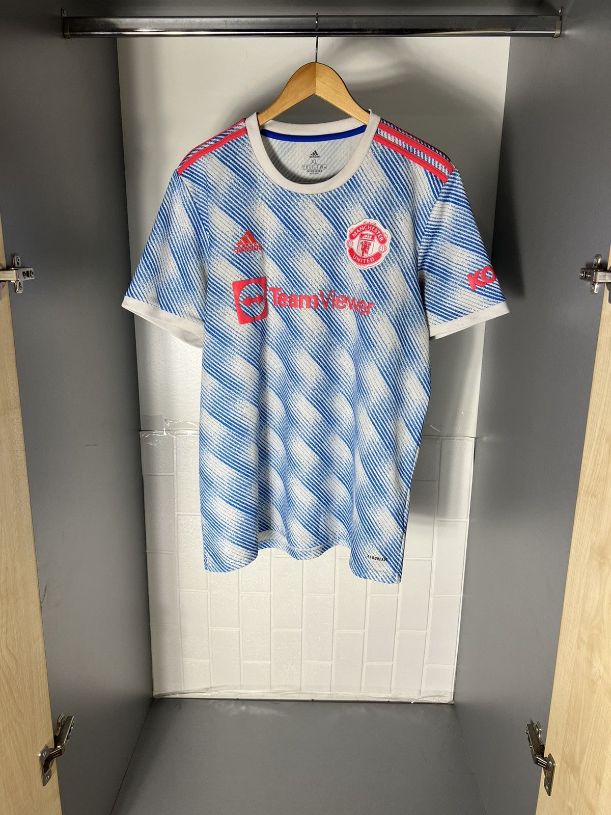Vintage VERY RARE ADIDAS FC MANCHESTER UNITED ENGLAND SOCCER JERSEY Size US XL / EU 56 / 4 - 1 Thumbnail