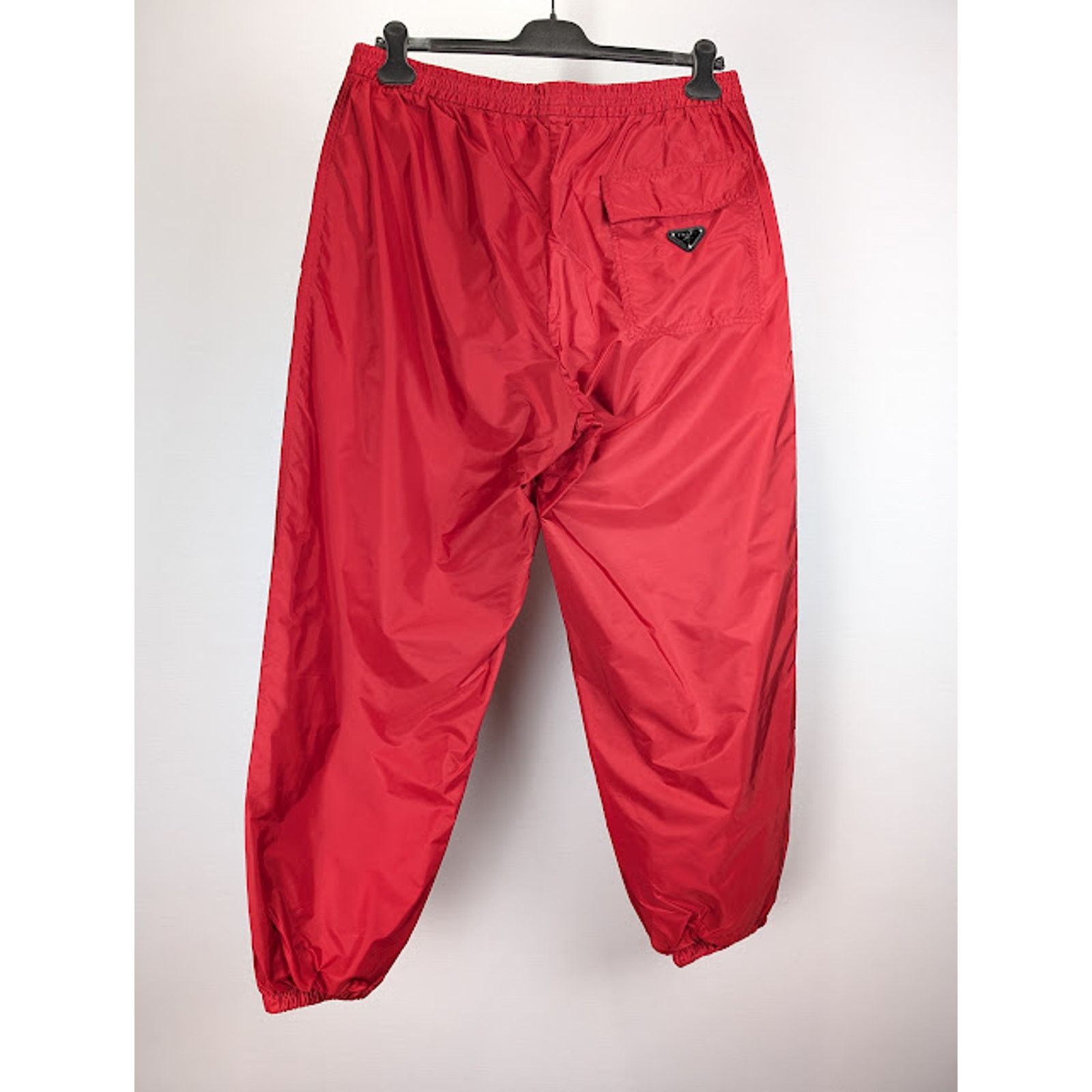 Prada o1rshd1 RE-Nylon Piuma Trousers in Red Size US 32 / EU 48 - 1 Thumbnail