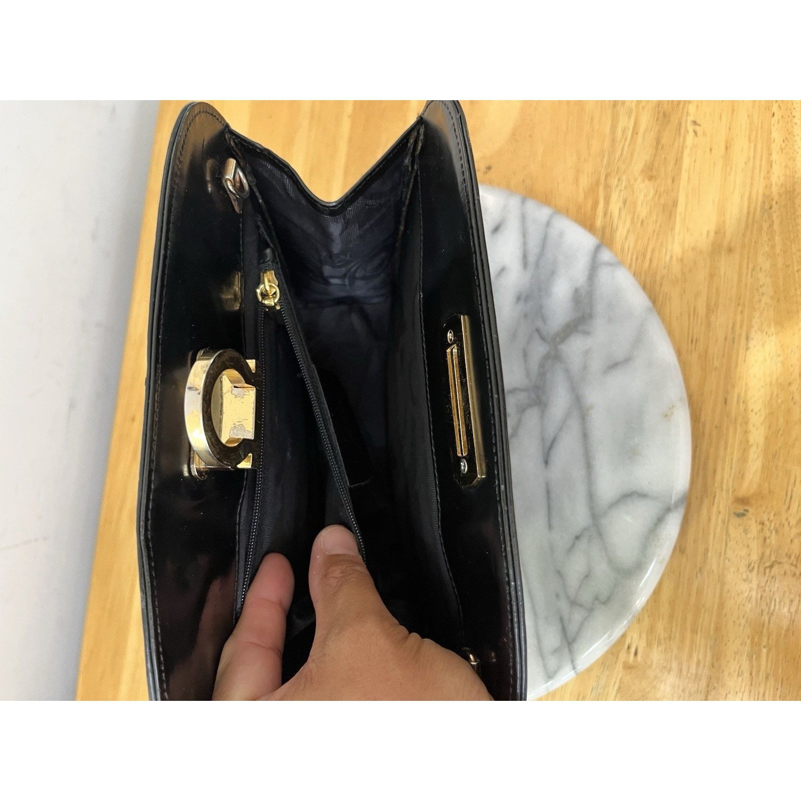 Other Luxury-Inspired Leather Handbag – Gold Hardware, Elegant fer Size ONE SIZE - 7 Thumbnail