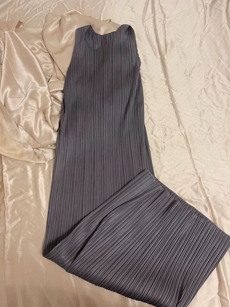 Issey Miyake Issey Miyake size:4 Grey pleated dress Size S / US 4 / IT 40 - 2 Thumbnail