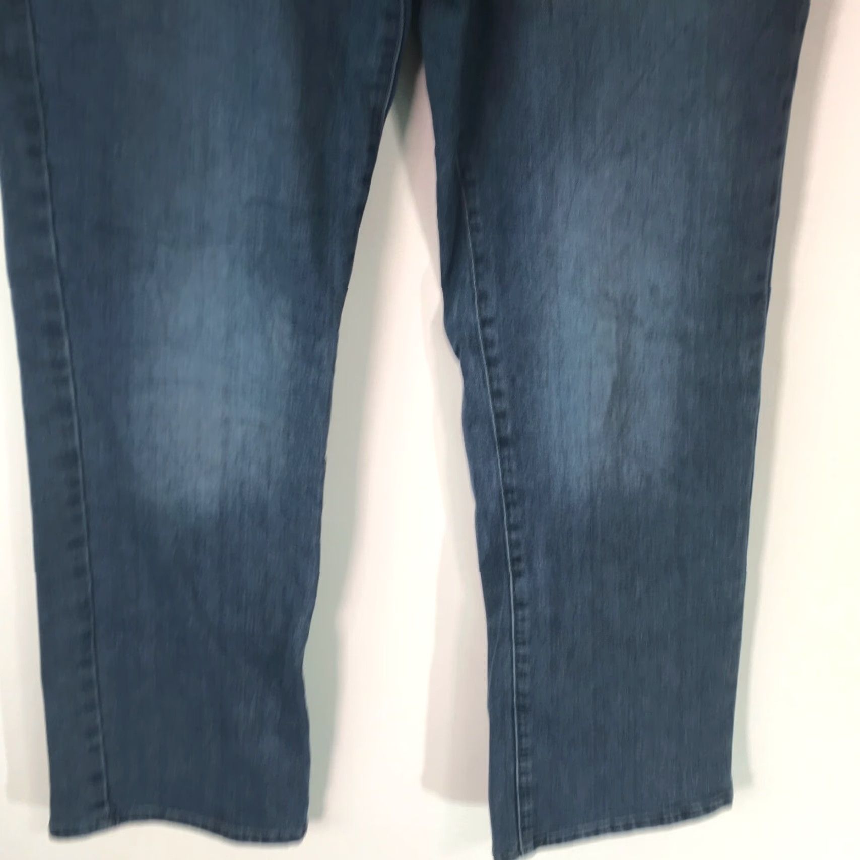Lee Lee Womens X Treme Denim Jeans 18 Comfort Straight Mid Rise Stretch Blue 32x32 Regular Jeans Womens 18 Blue Lee X Treme Denim Jeans Size 40" / US 18 - 4 Thumbnail