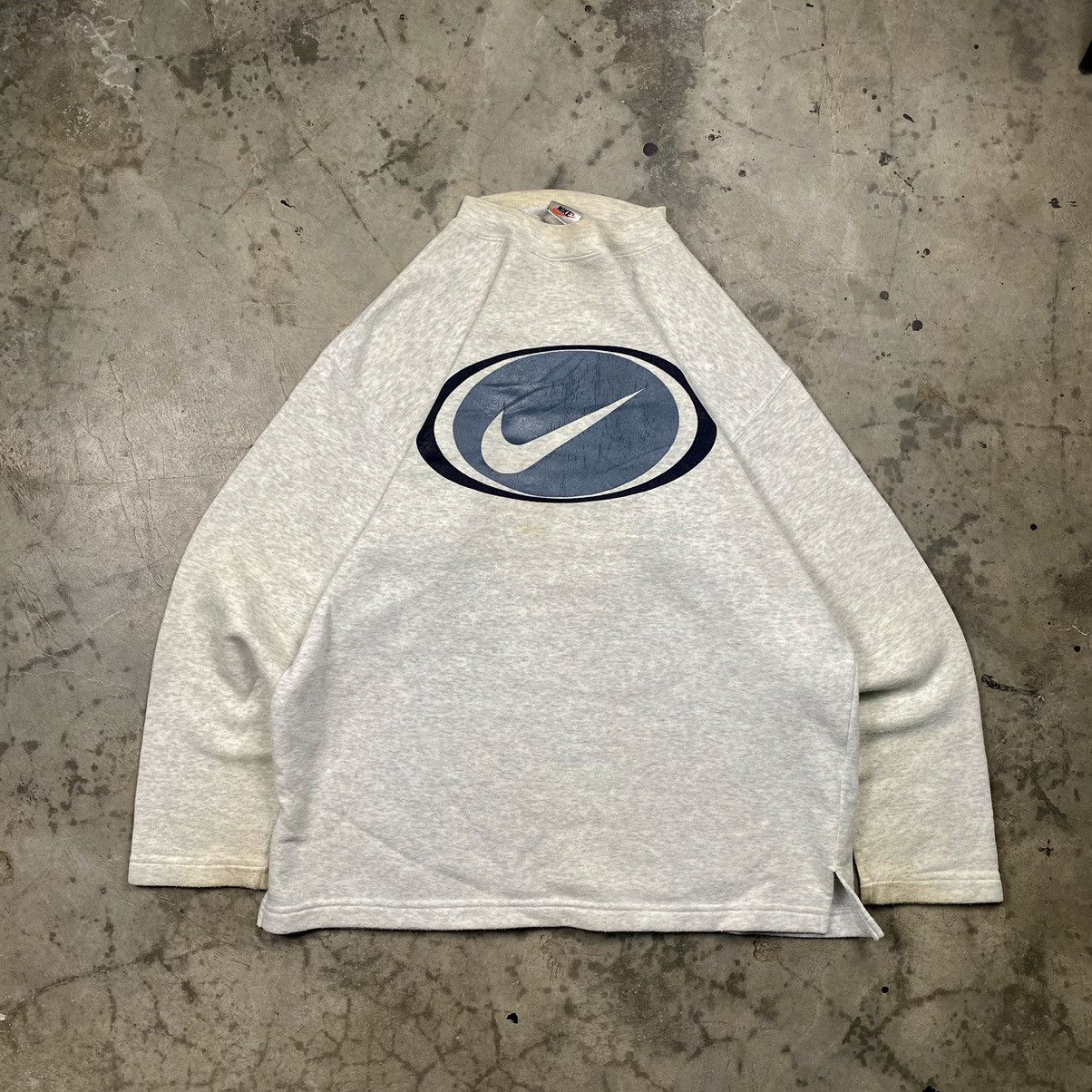 Nike × Vintage 90s Nike Oval Crewneck Size US L / EU 52-54 / 3 - 1 Thumbnail