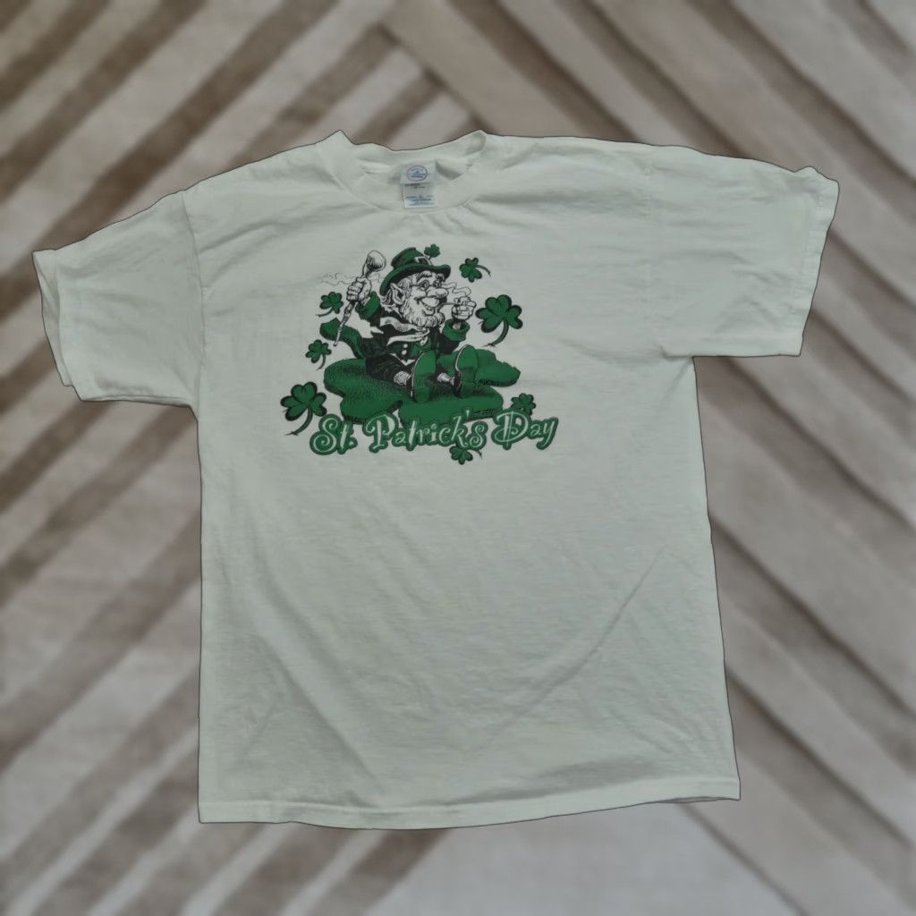 Delta VINTAGE Delta St Pantricks Day T Shirt Adult Medium White Mens Y2K 90s Leprechaun Shirt Size US M / EU 48-50 / 2 - 1 Thumbnail