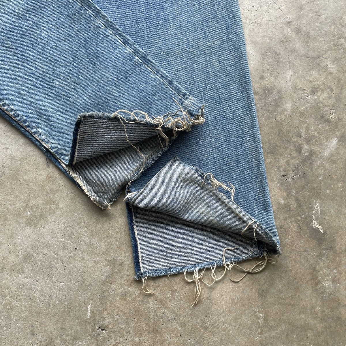 Levi's Vintage Clothing 1990s Levi’s 501 USA Jeans Release Hem Faded Pants W29 Size US 29 - 14 Thumbnail