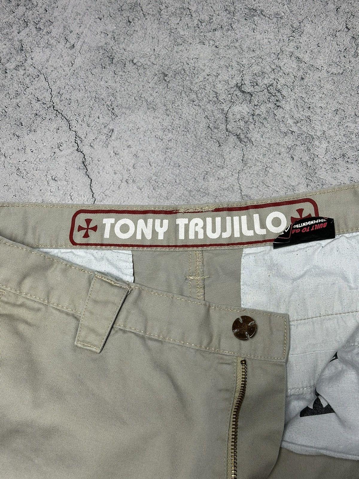 Independent Truck Co. × Vintage Vintage Independent Truck Company Chino Pants Size US 33 - 13 Thumbnail