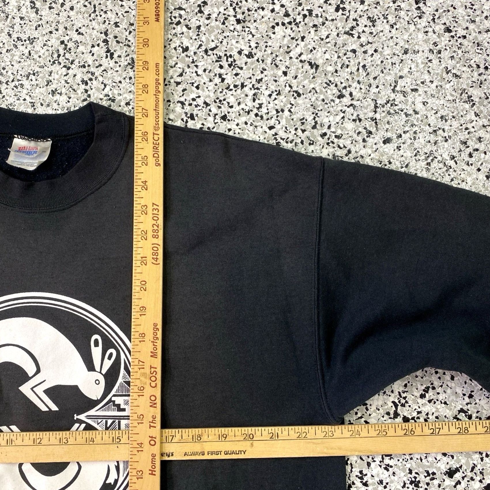 Hanes VINTAGE Hanes Sweatshirt L Black Rabbit Animals Pullover, Cartoon, 90s, Graphic Print, Men Size US L / EU 52-54 / 3 - 4 Thumbnail
