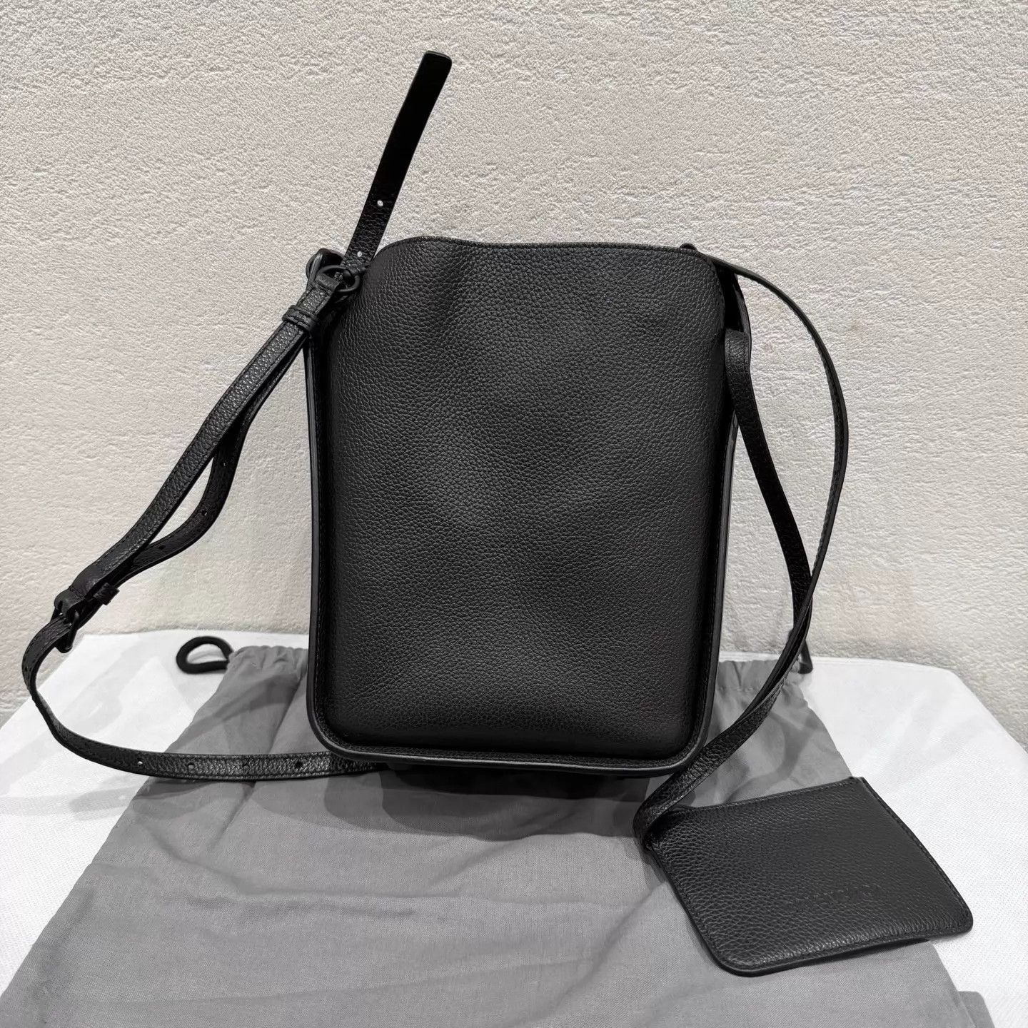Balenciaga Balenciaga Tool 2.0 Small Bucket Bag New Unused Size ONE SIZE - 2 Thumbnail