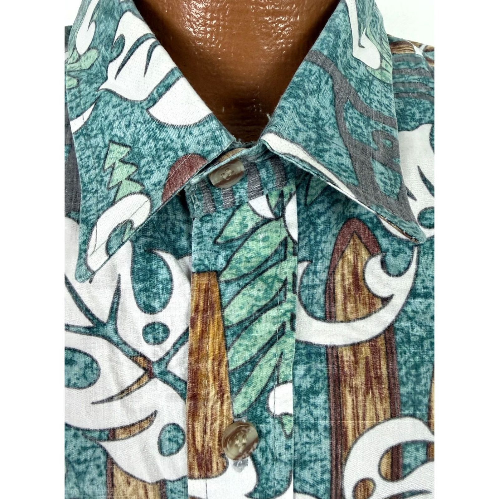 Vintage VINTAGE Makapuu Hawaiian Shirt Men 2XL Blue Short Sleeve Button-Up Collared Graphic Print 90s Beach Tribal Tropical Mens Size US XXL / EU 58 / 5 - 3 Thumbnail