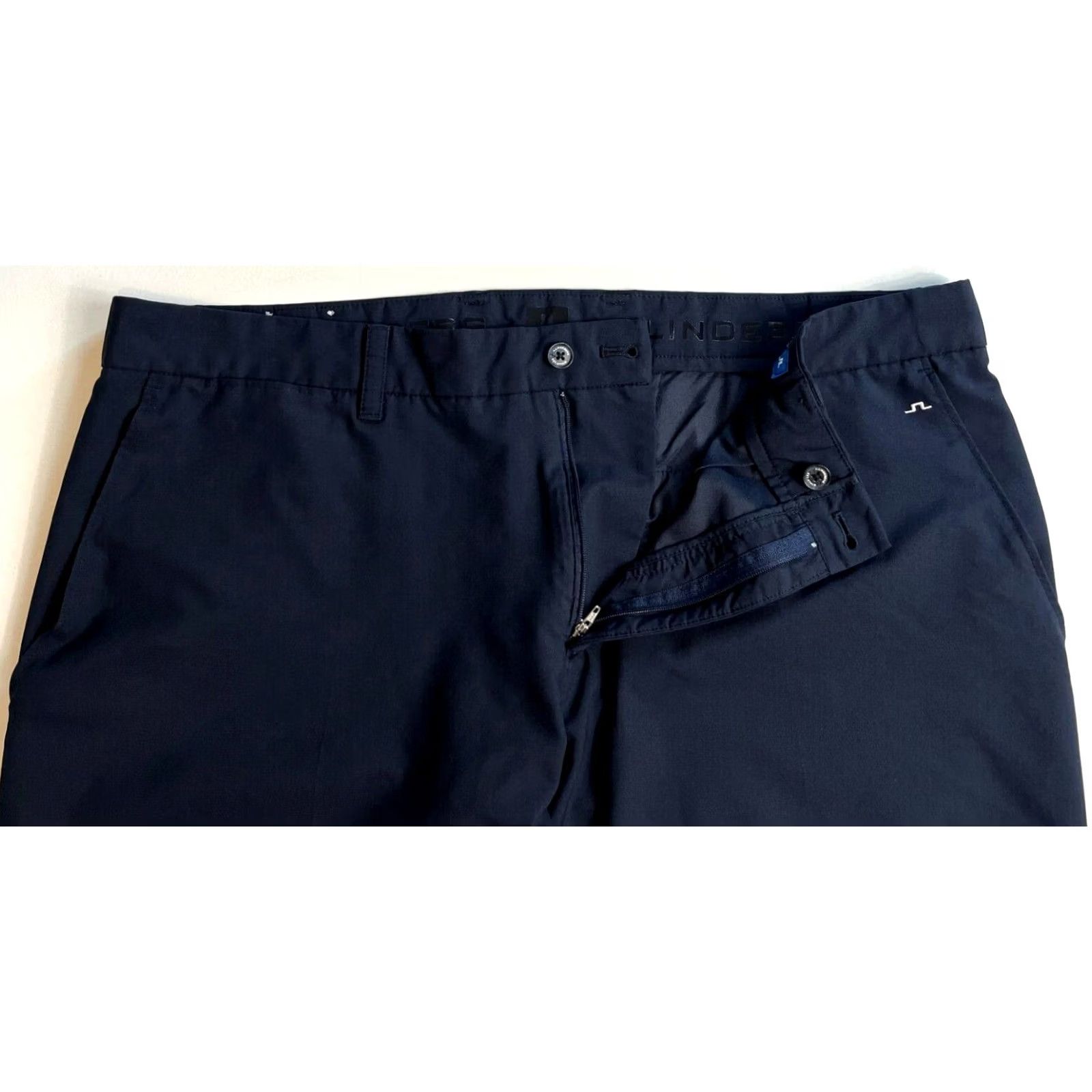 J.Lindeberg J.Lindeberg Shirt? Short? No, correct: Men's J.Lindeberg Somle Tapered Fit Light Poly Shorts Navy 38 Size US 38 / EU 54 - 3 Thumbnail
