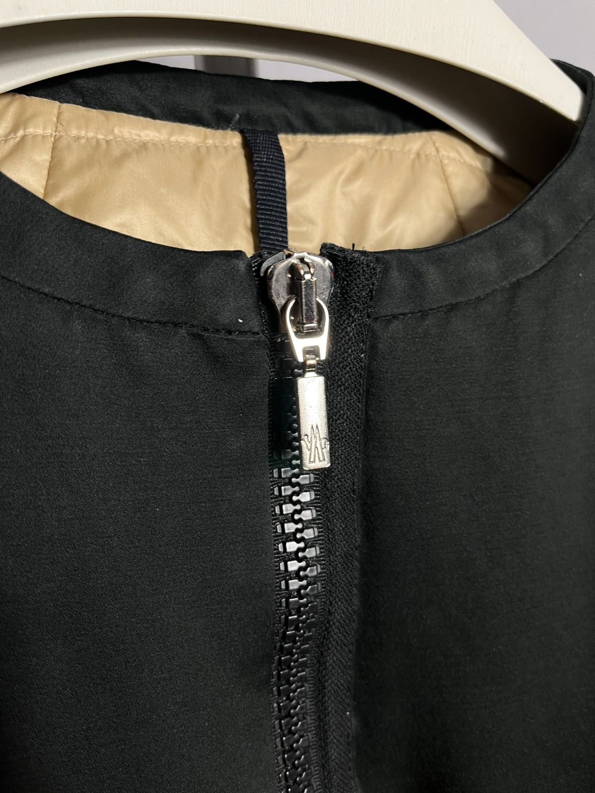 Moncler Moncler Ligneville Giubbotto Womans Down Jacket Zip Black Size L / US 10 / IT 46 - 3 Thumbnail