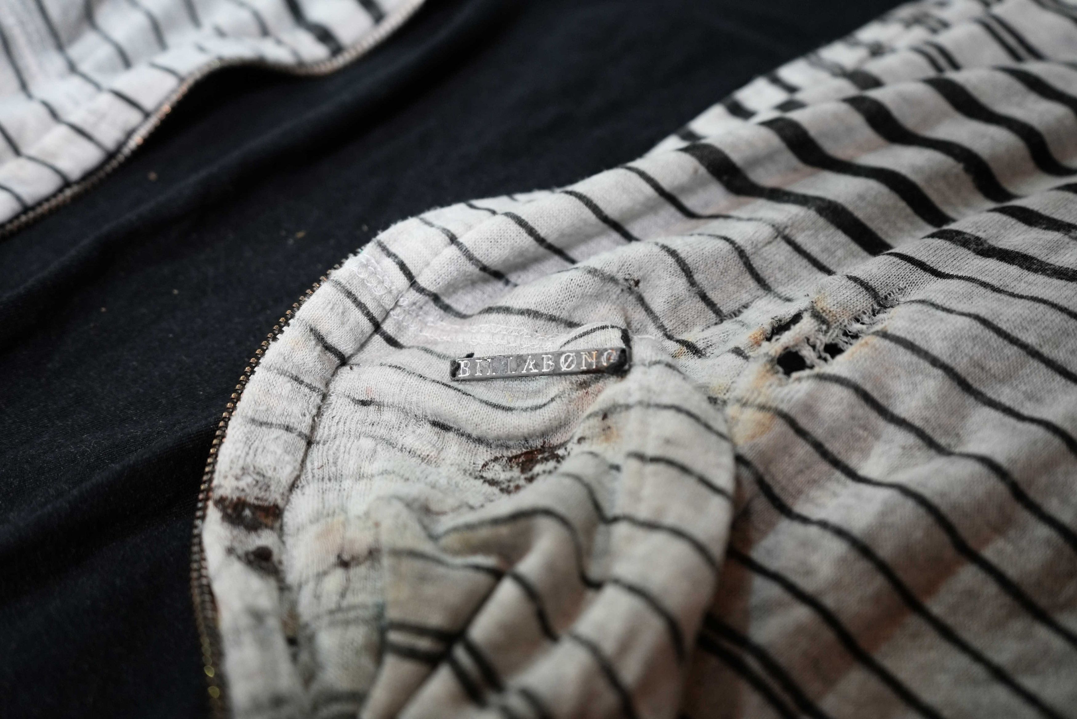 Billabong 1990s vintage billabong thrashed distressed striped hoodie Size US M / EU 48-50 / 2 - 2 Thumbnail