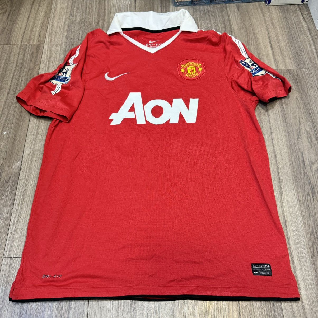 Manchester united 10/11 home shirt #11 Giggs