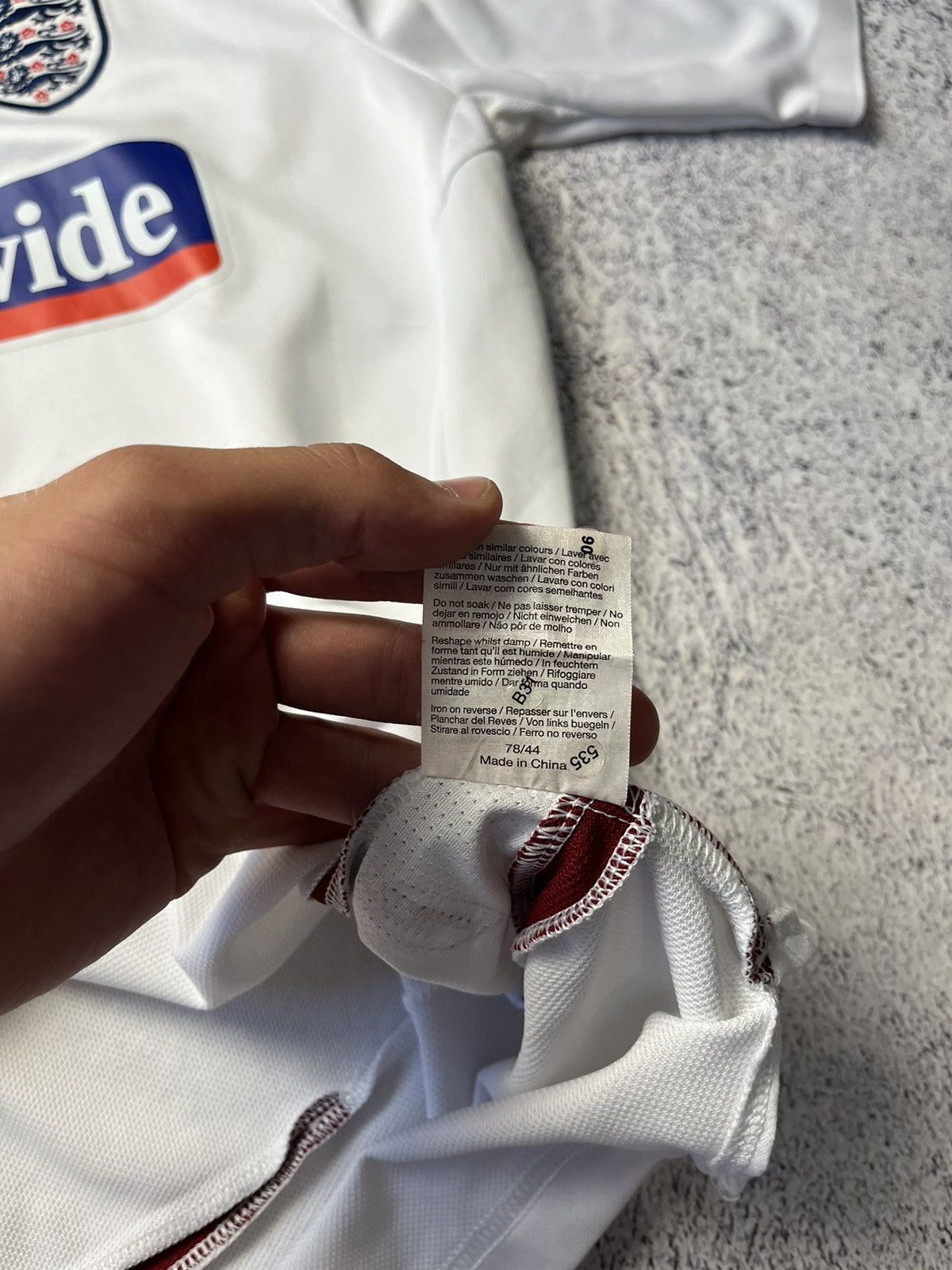 Other Authentic England 2007-08 Training Shirt. Size Large. Umbro Size US L / EU 52-54 / 3 - 16 Thumbnail